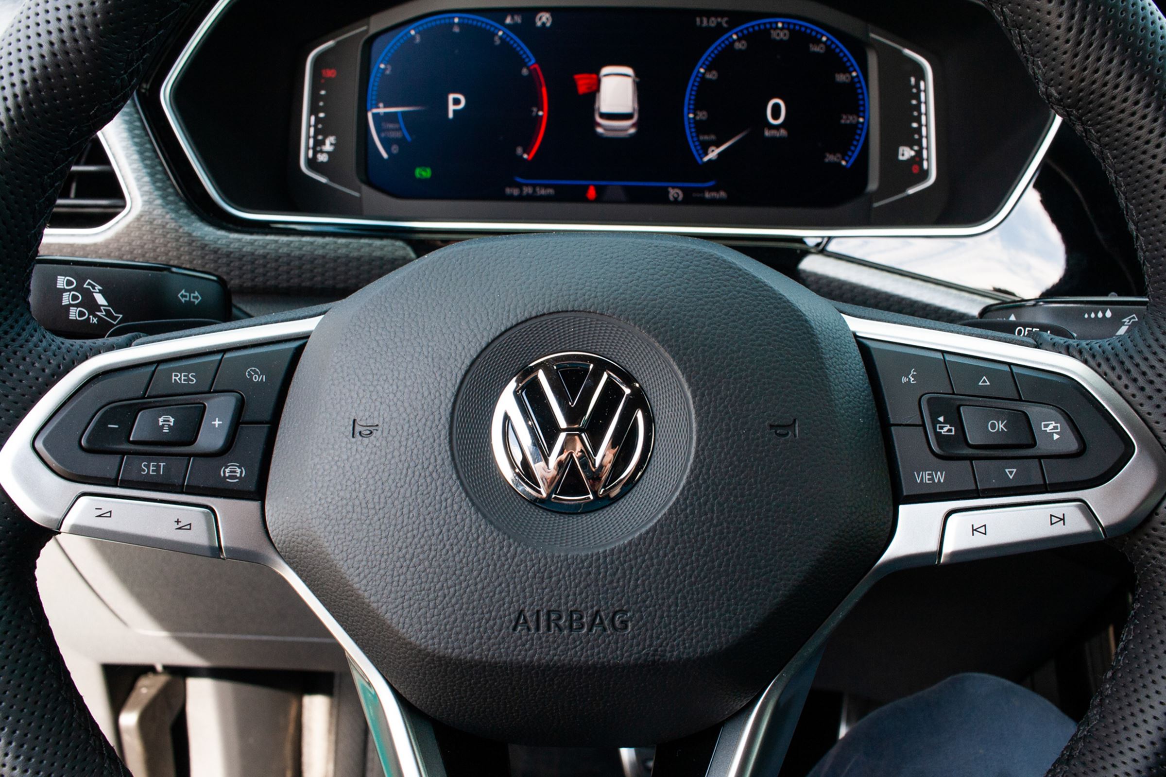Volkswagen T-Cross 2019 test 
