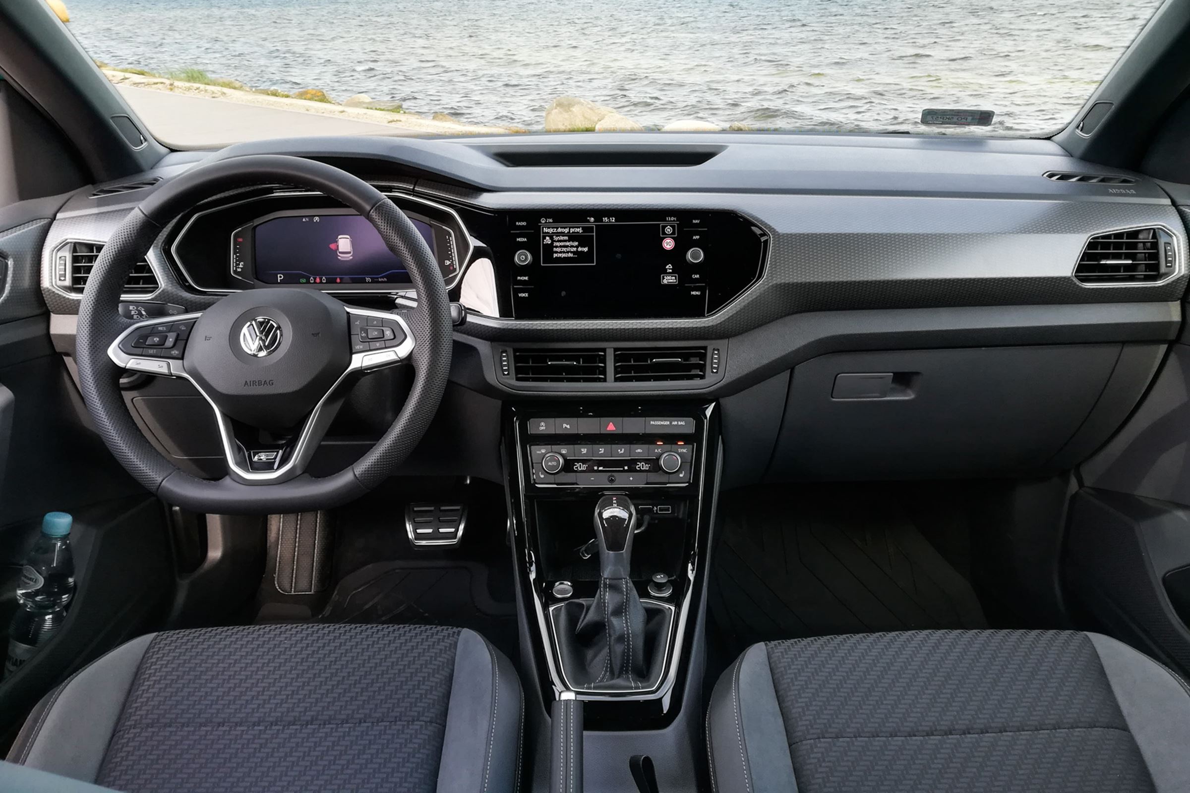 Volkswagen T-Cross 2019 test 