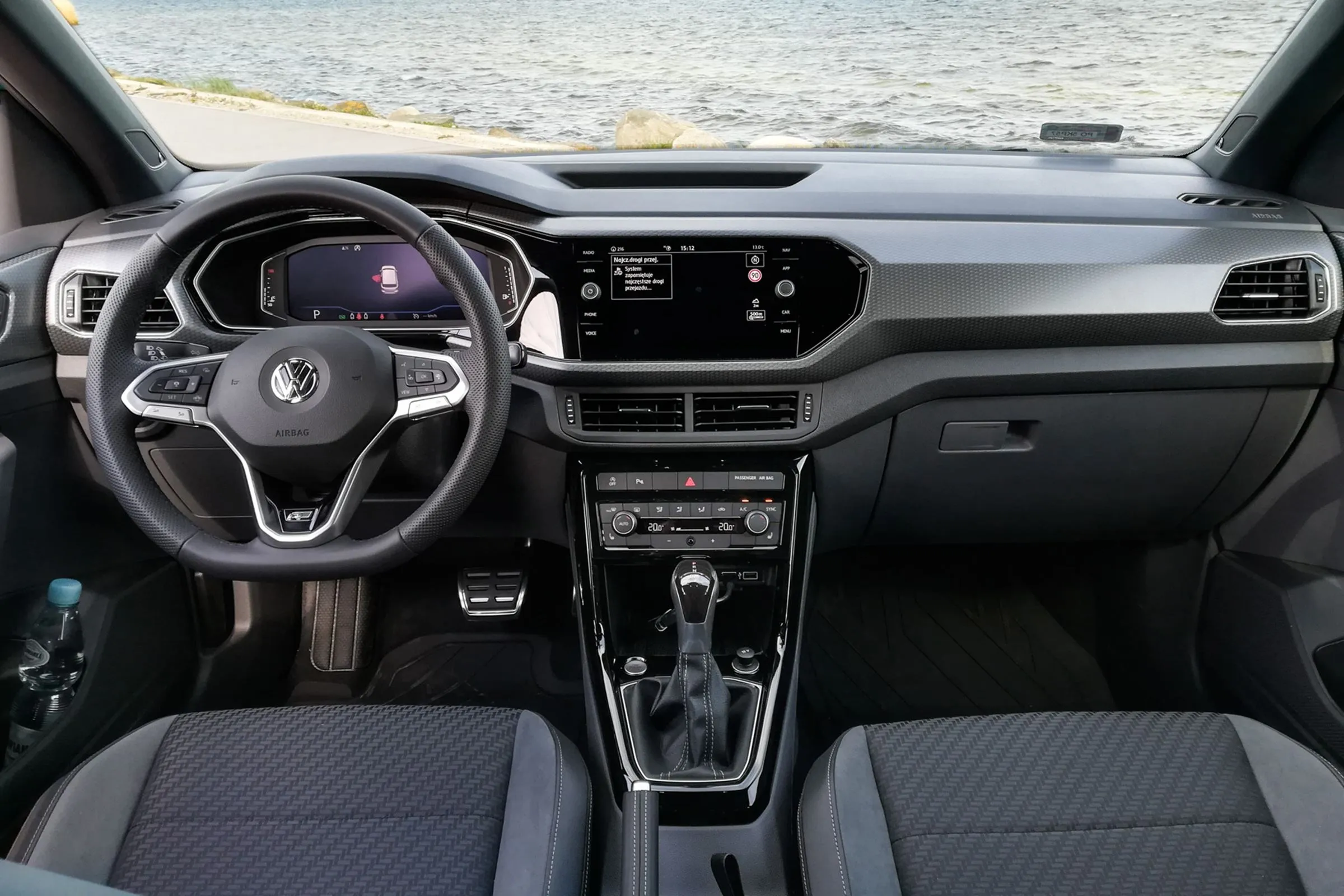 Volkswagen T-Cross 2019 test 