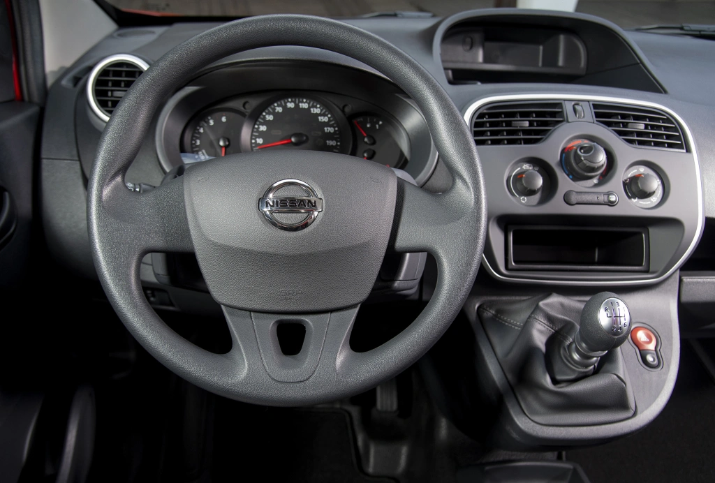 nissan nv250