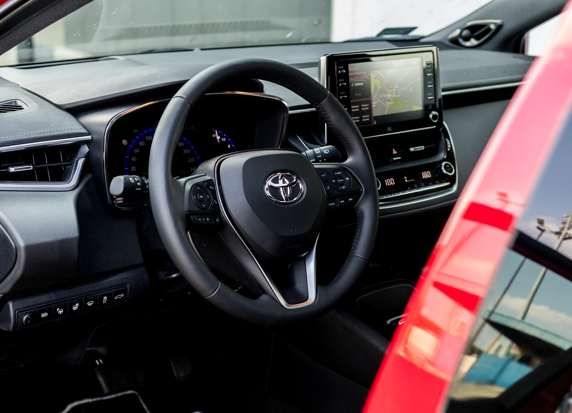 toyota-corolla-2-0-hybrid-test-2019-14 