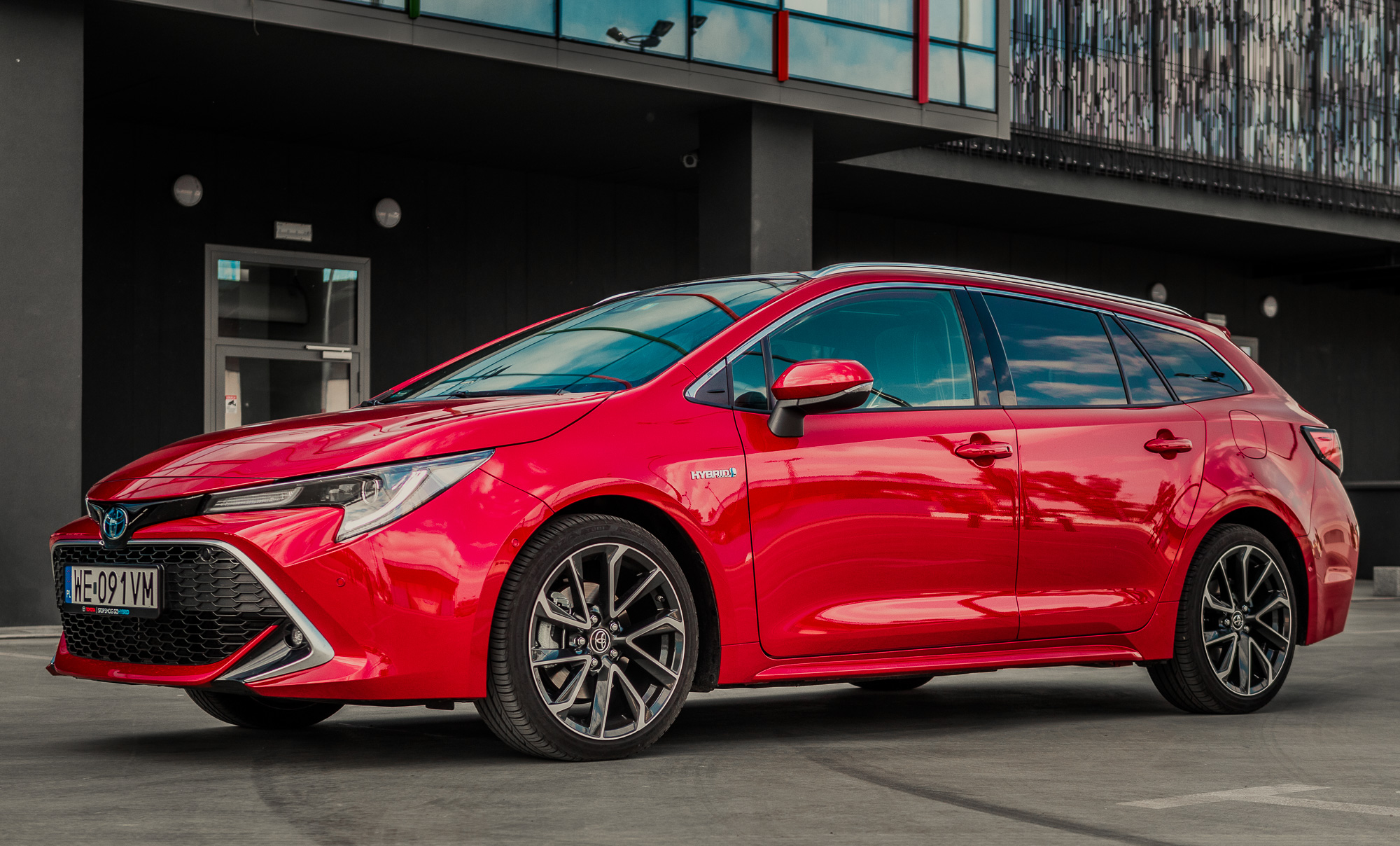 toyota-corolla-2-0-hybrid-test-2019-25 