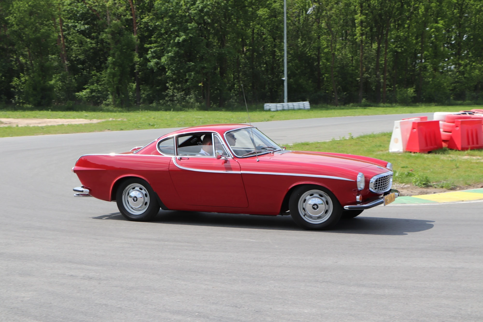 Volvo P1800