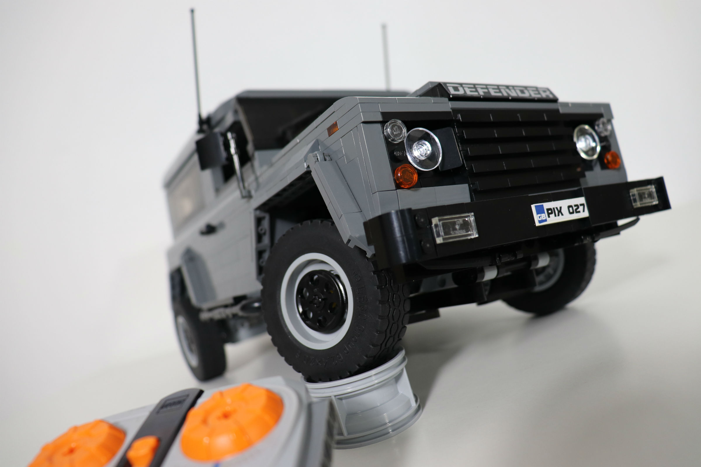 LEGO Land Rover Defender 