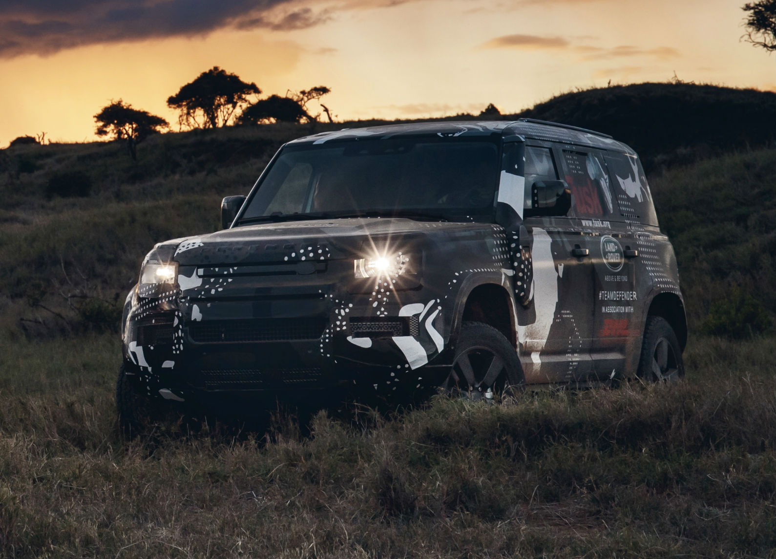 Land Rover Defender 