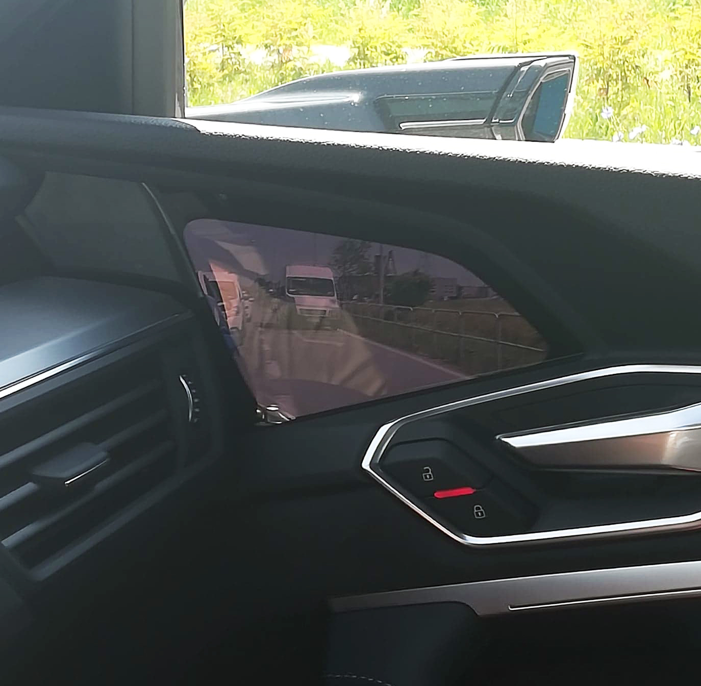 audi etron lusterka 