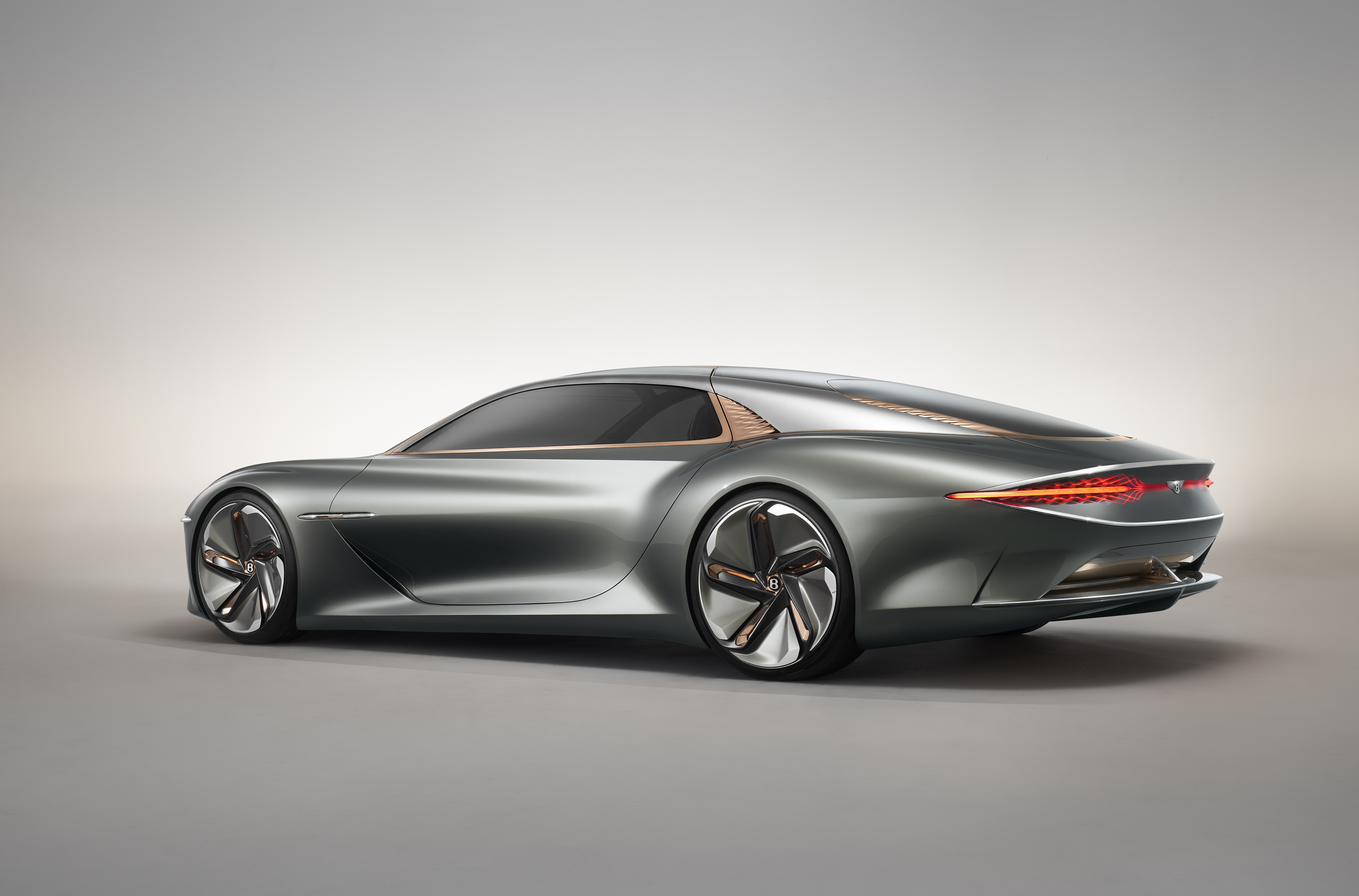 Bentley przebił BMW. Grill w EXP 100 GT to 6000 osobnych diod