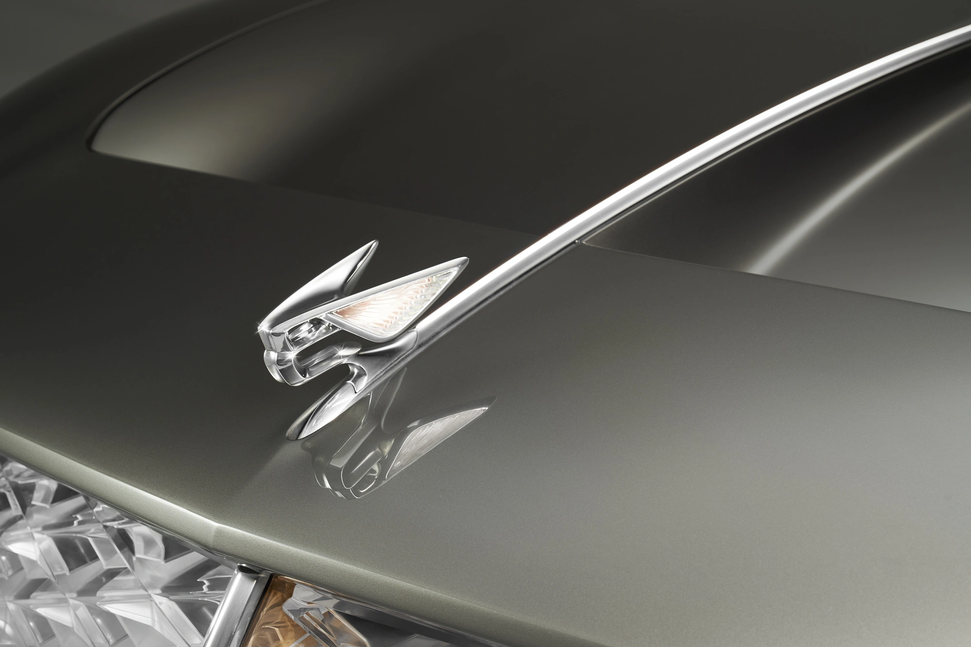 bentley suv 2021