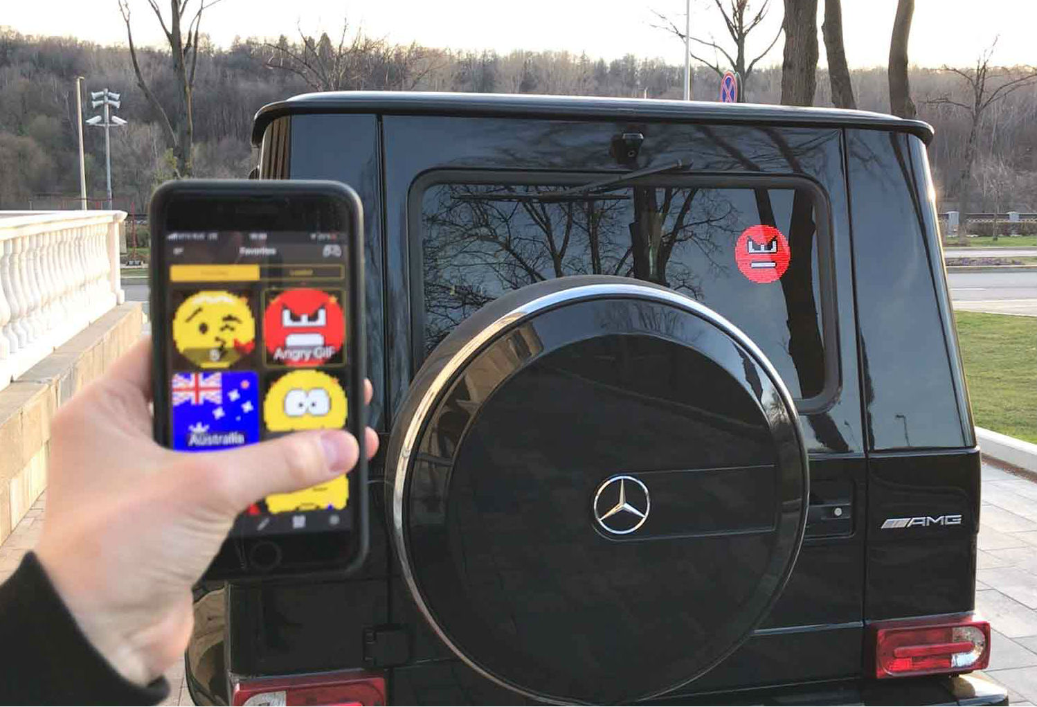 Mojipic wyświetlacz emotikon 
