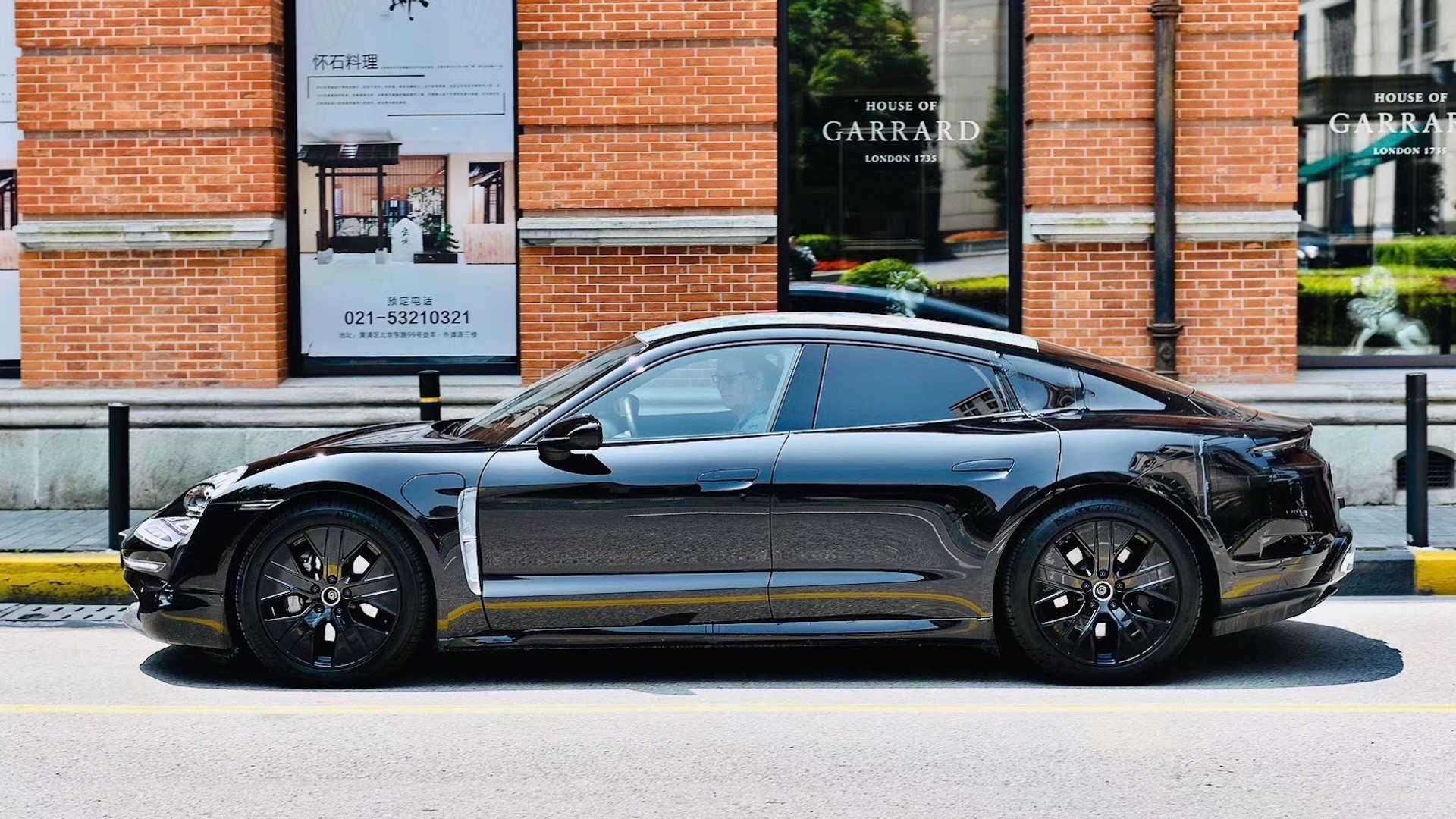 Porsche Taycan 