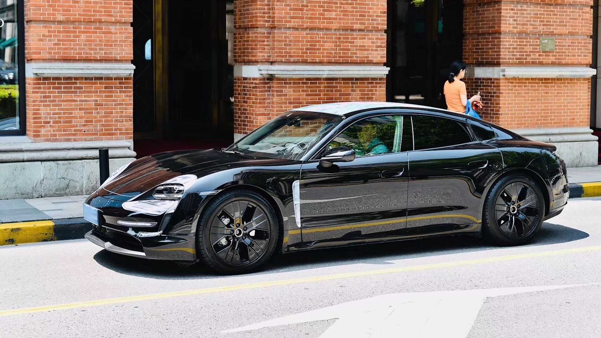 Porsche Taycan 