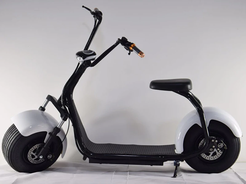 duża elektryczna hulajnoga motorower