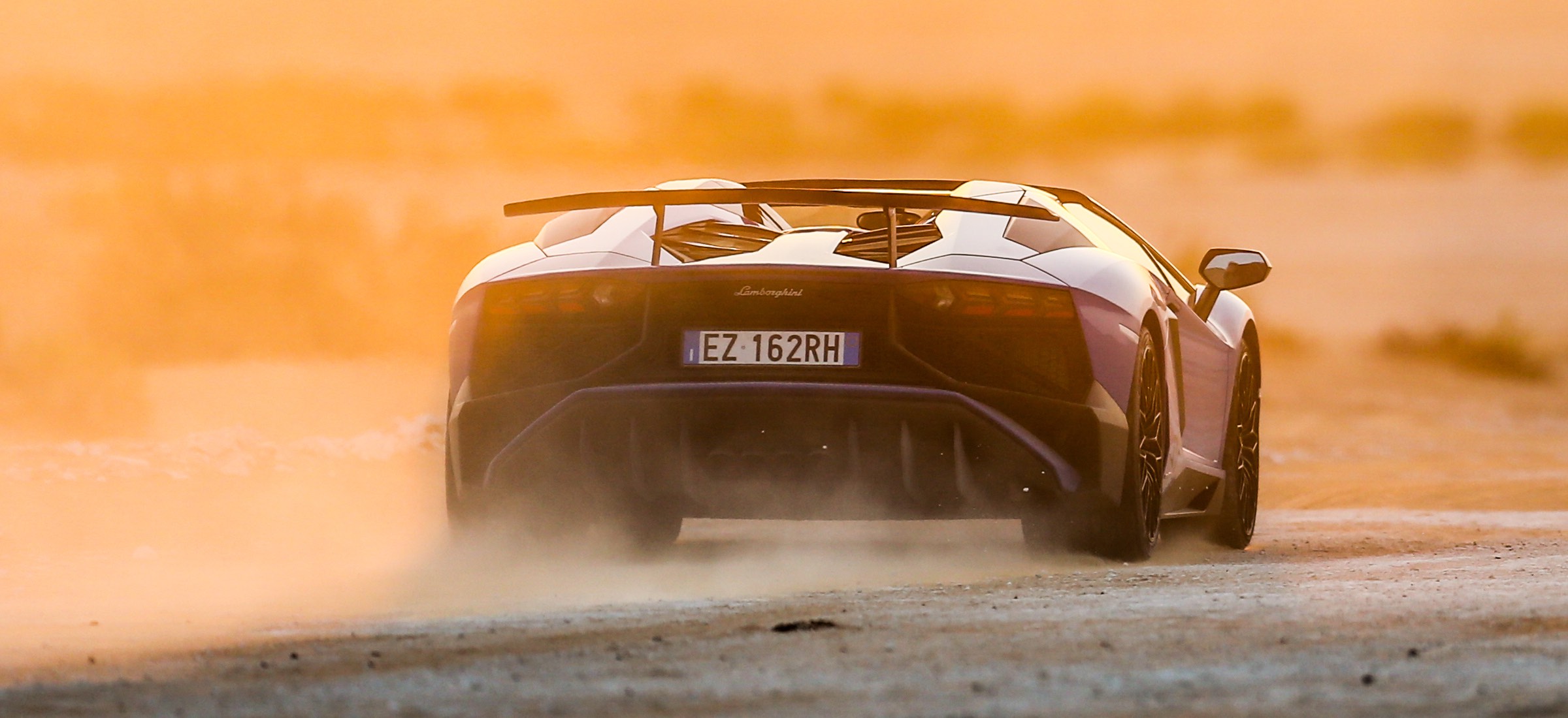 Ile Lamborghini ma Patryk Vega? Nieważne, ważne że o tym napiszesz