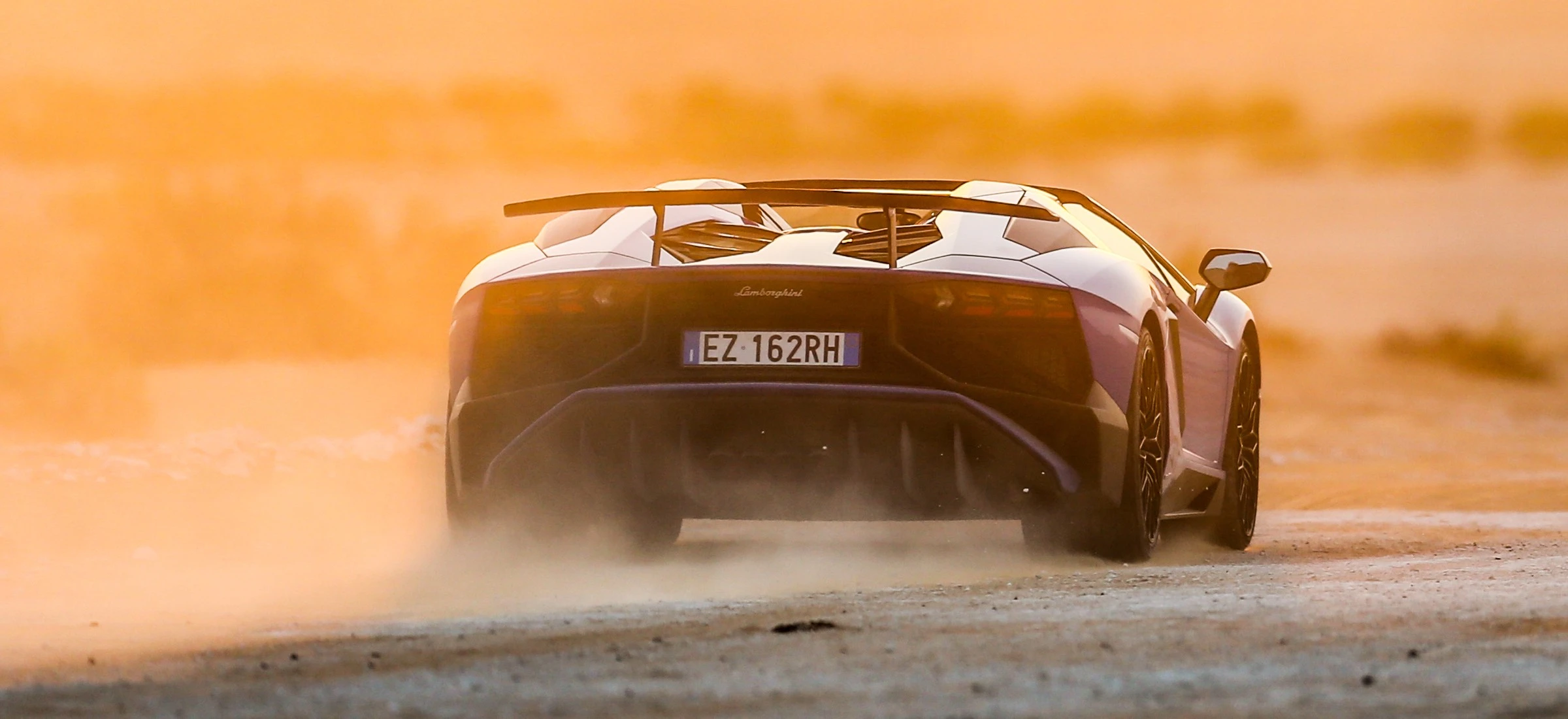 Ile Lamborghini ma Patryk Vega? Nieważne, ważne że o tym napiszesz