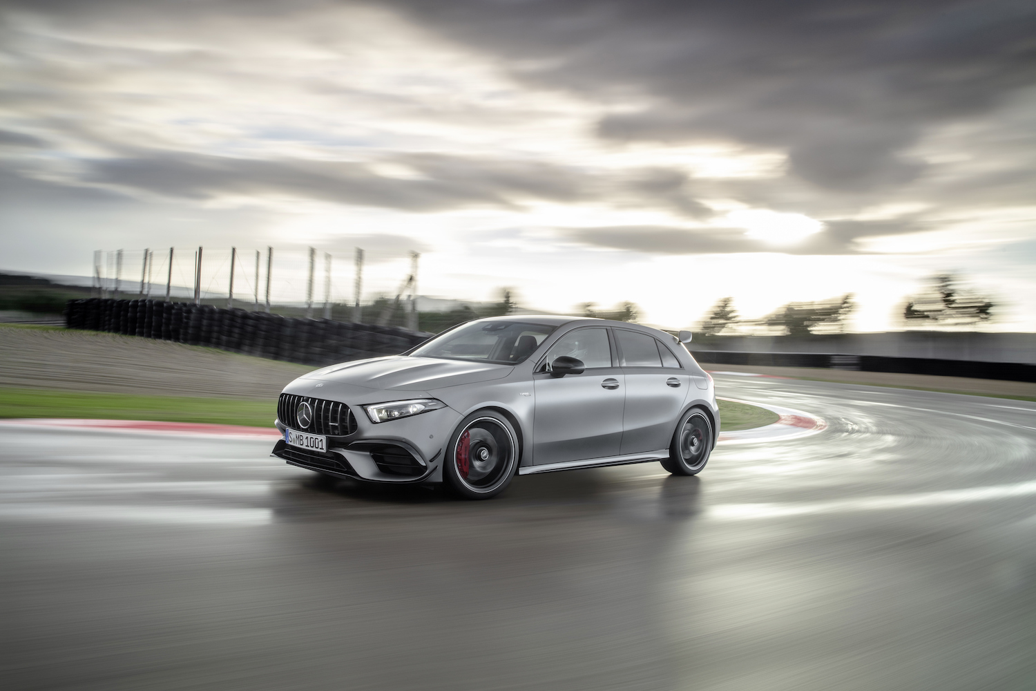 Jest ogień! Oto nowy Mercedes A 45 i CLA 45, czyli 421 KM w kompakcie
