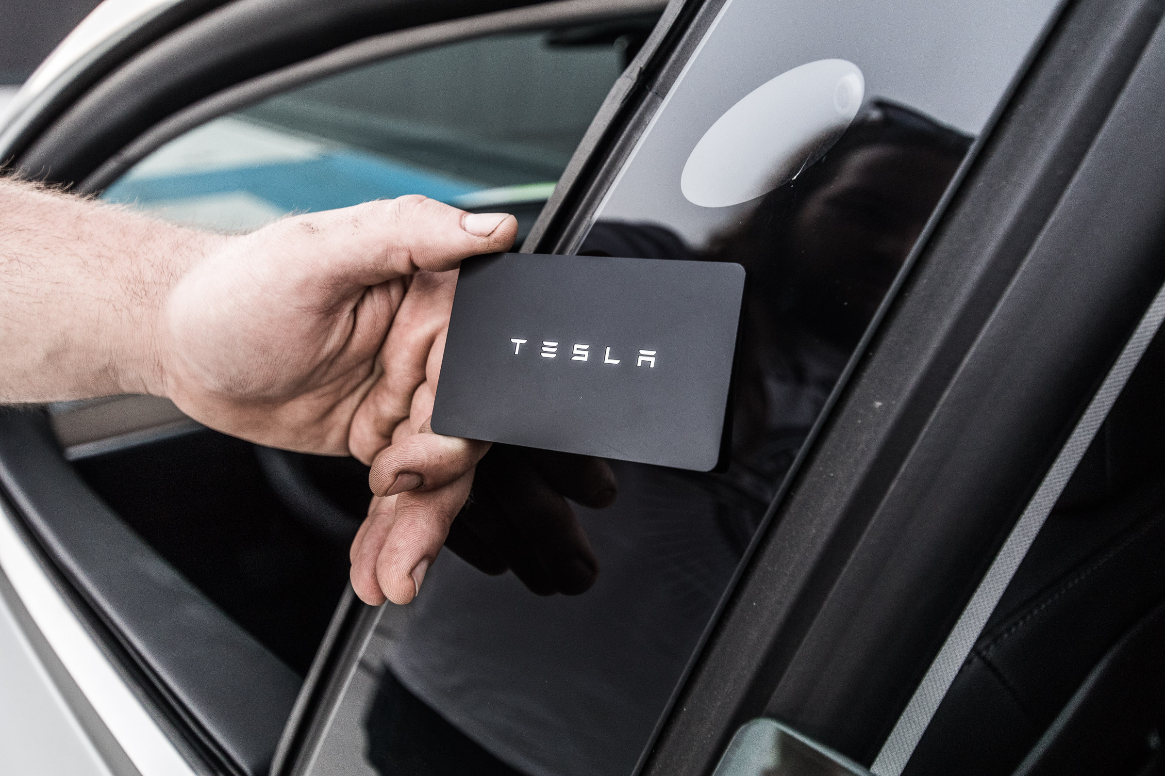 Tesla Model 3 wyposażenie 
