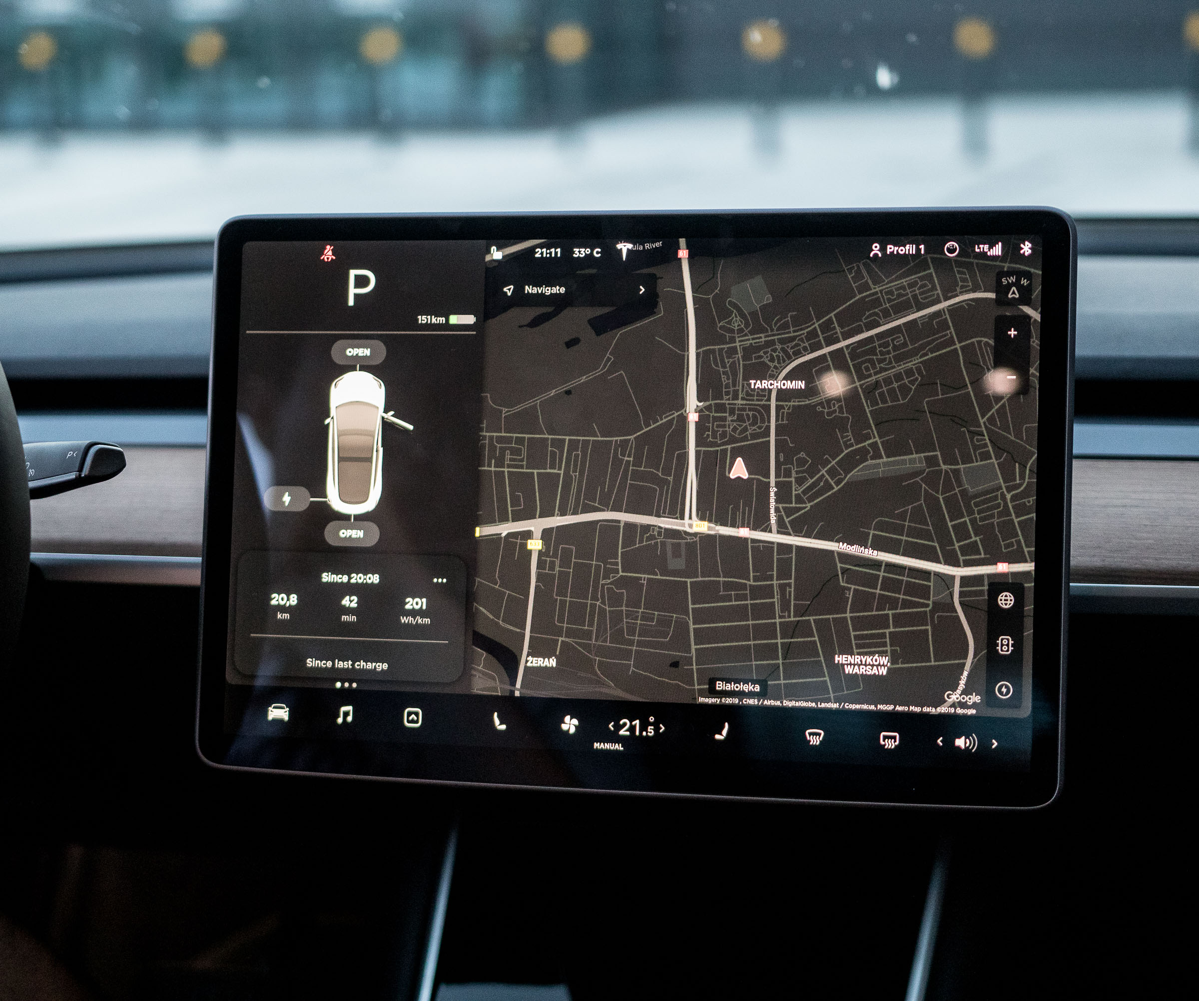 Tesla Model 3 wyposażenie 