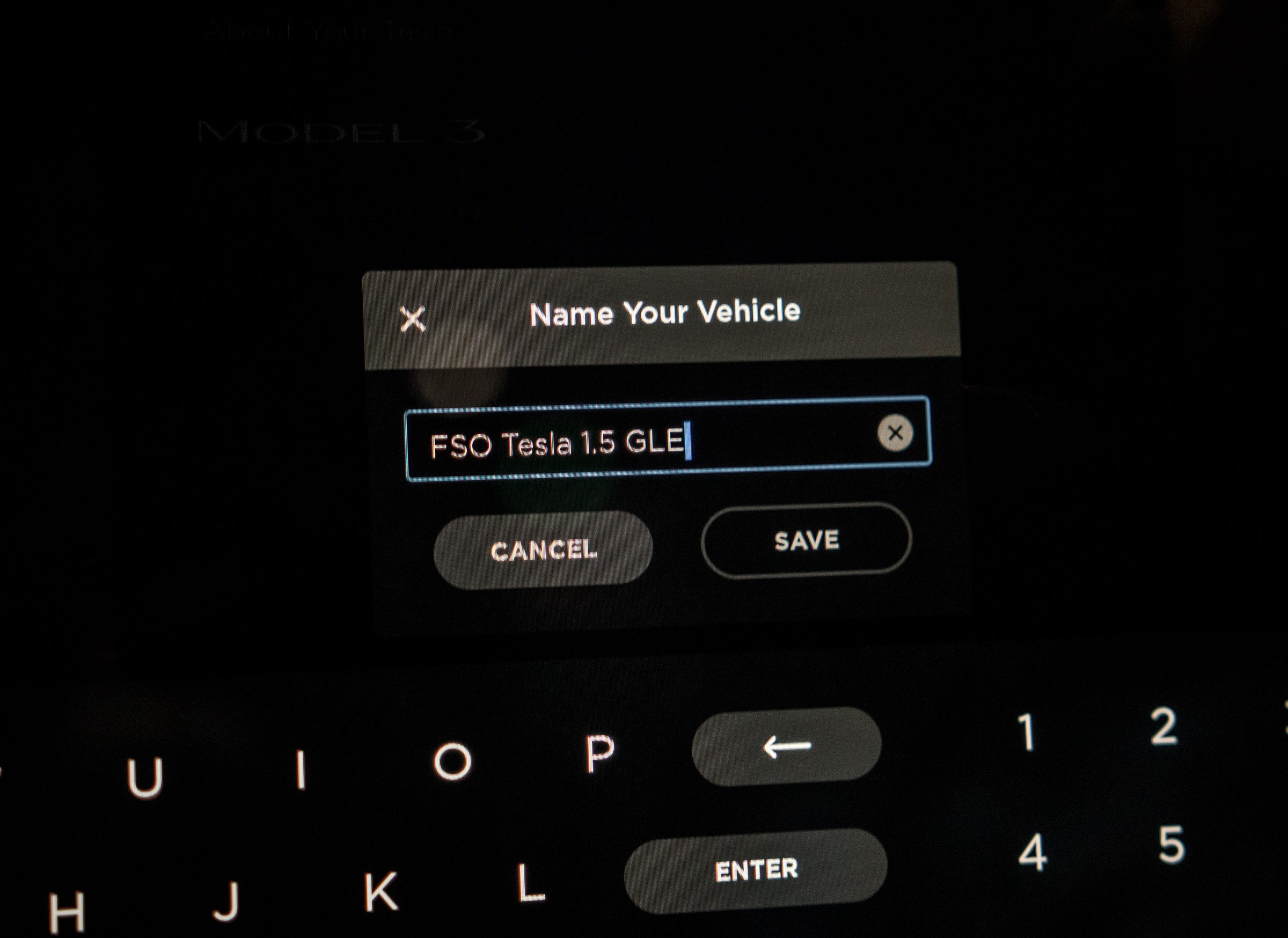 Tesla Model 3 wyposażenie 