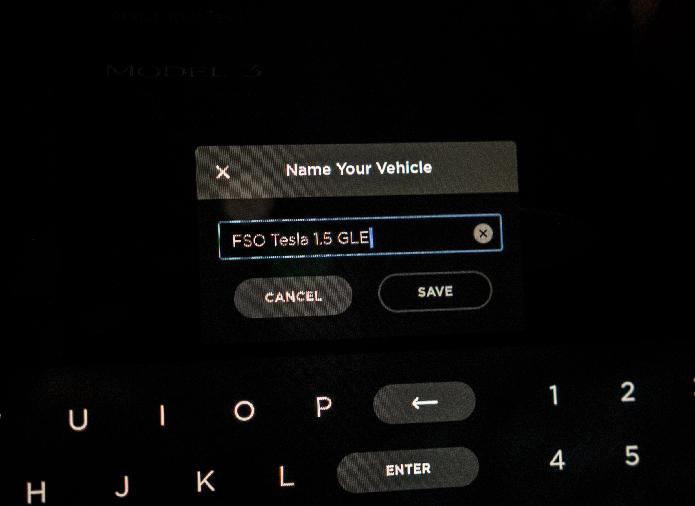 Tesla Model 3 wyposażenie 