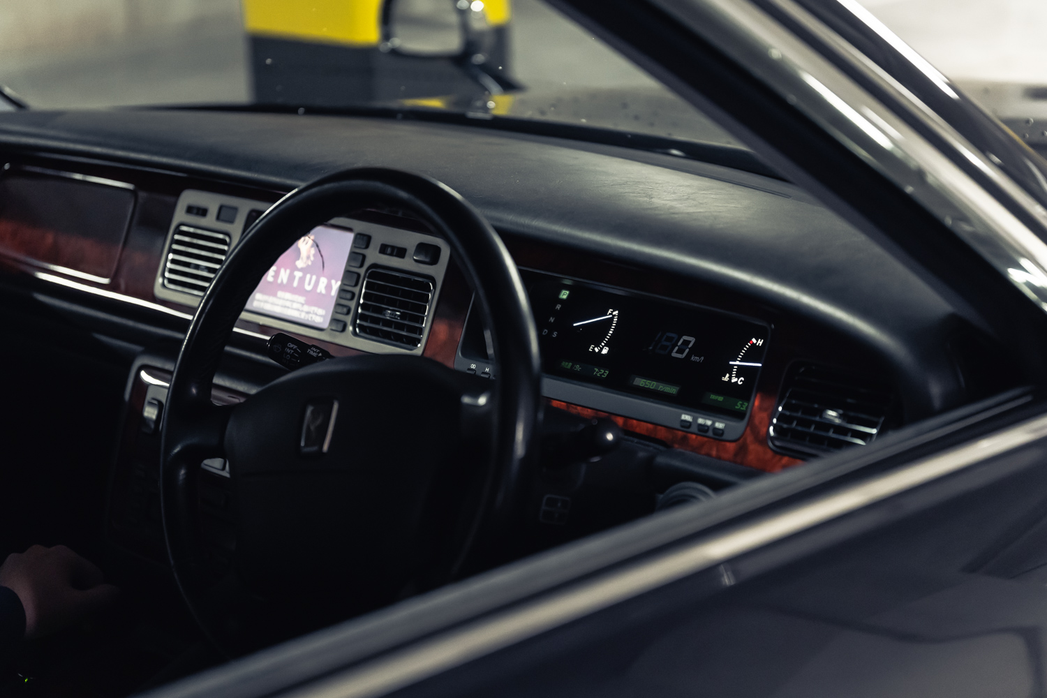 Toyota Century 