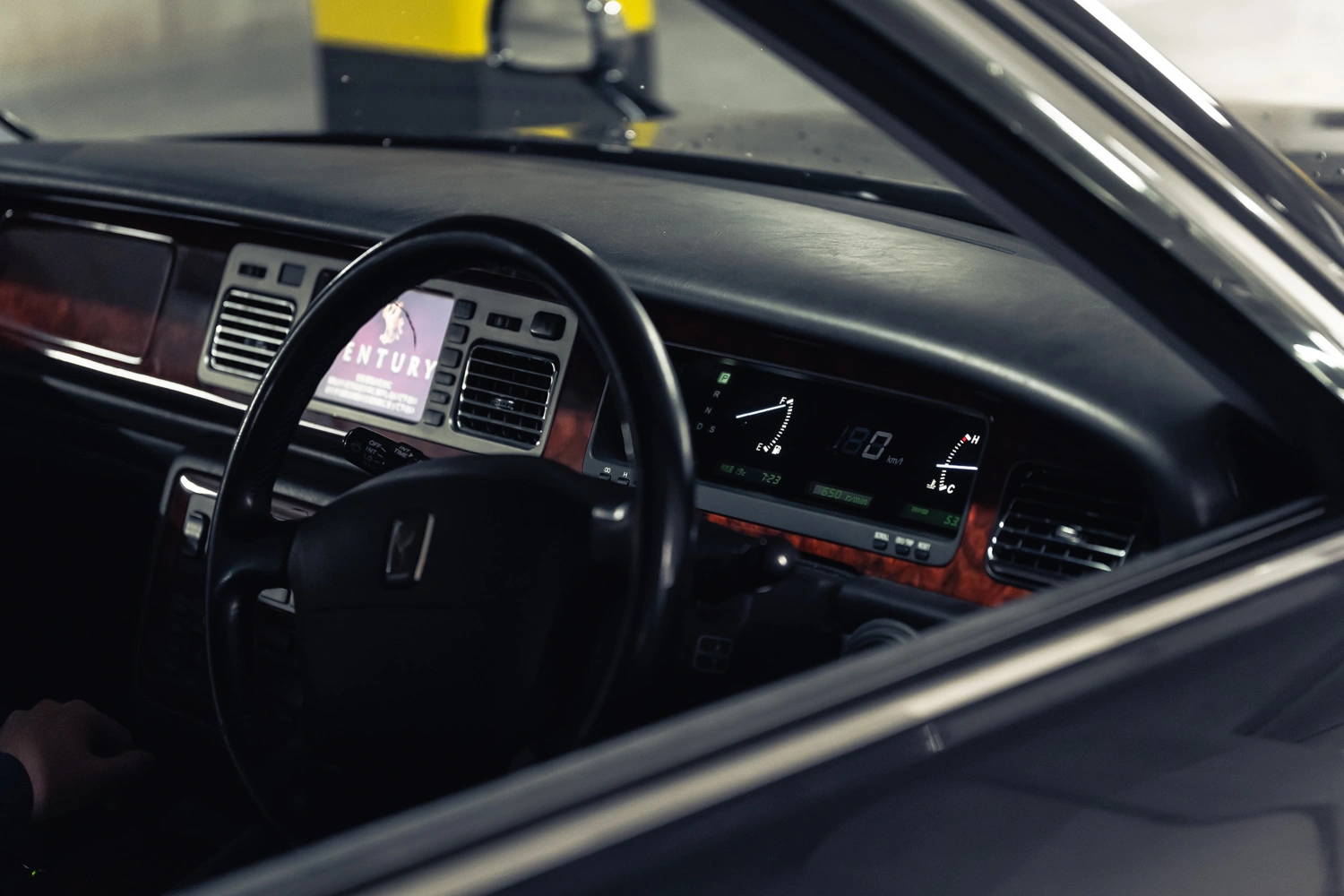 Toyota Century 