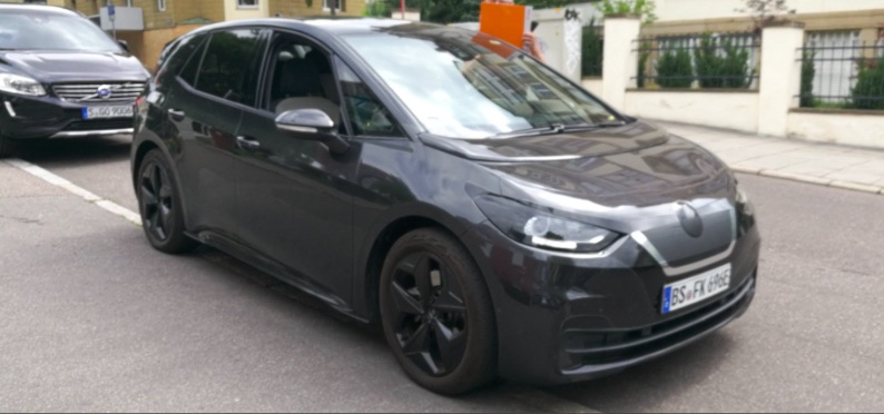 Elektryczny Volkswagen ID.3 praktycznie bez kamuflażu. Moim zdaniem to… minivan