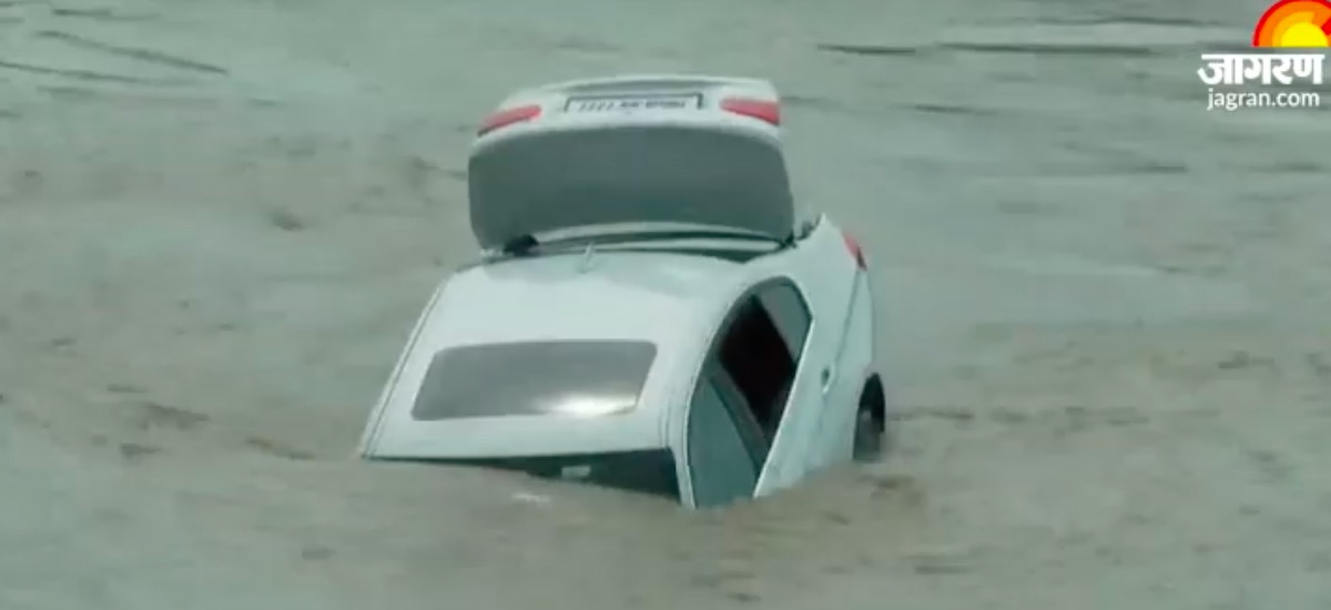 bmw wjechało do rzeki