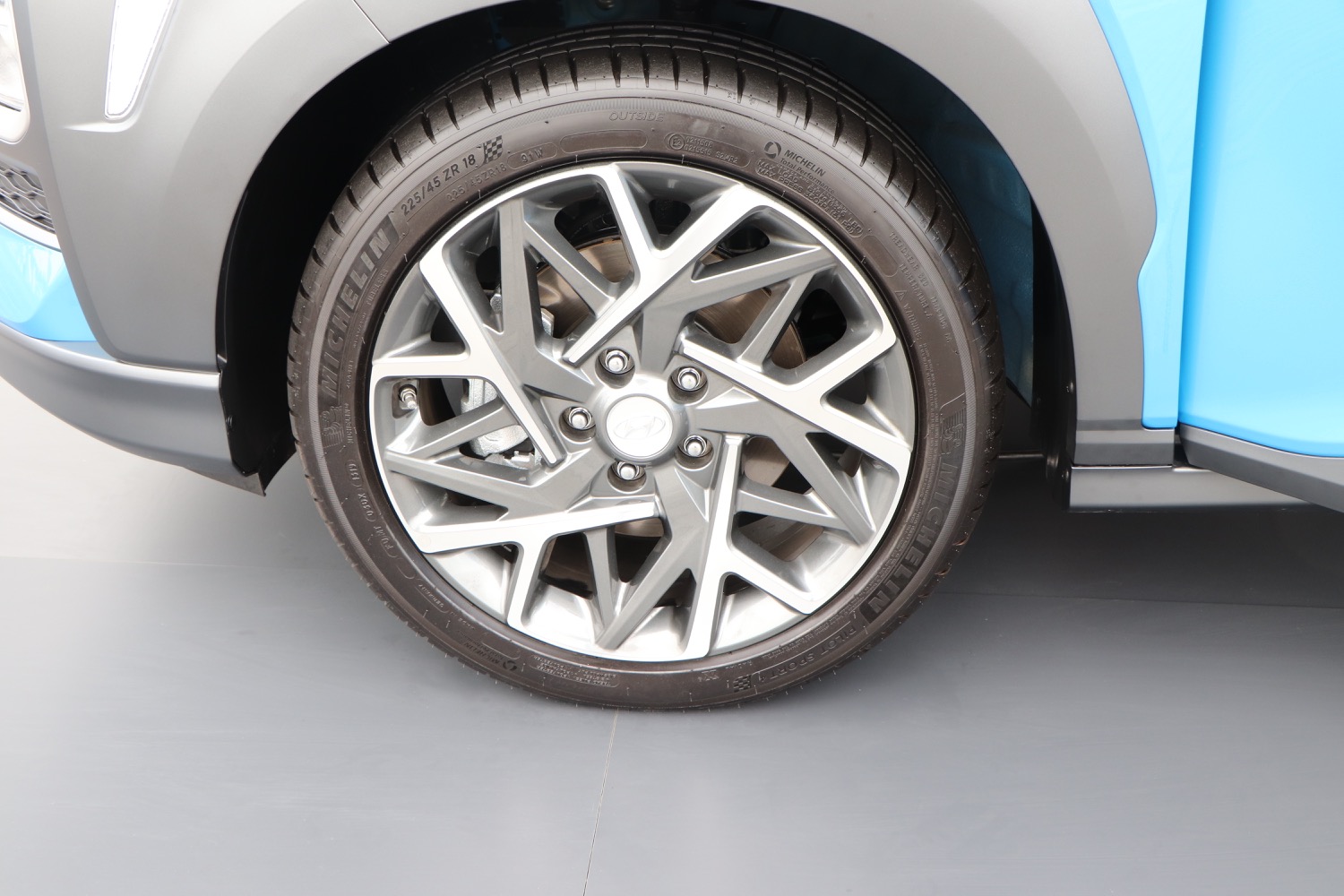 hyundai kona hybrid cena 