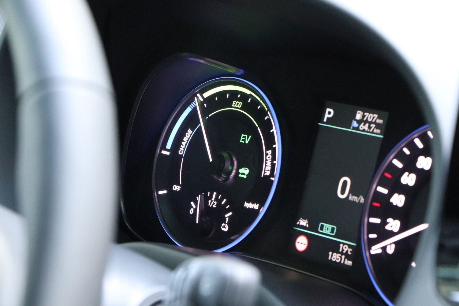 hyundai kona hybrid cena 