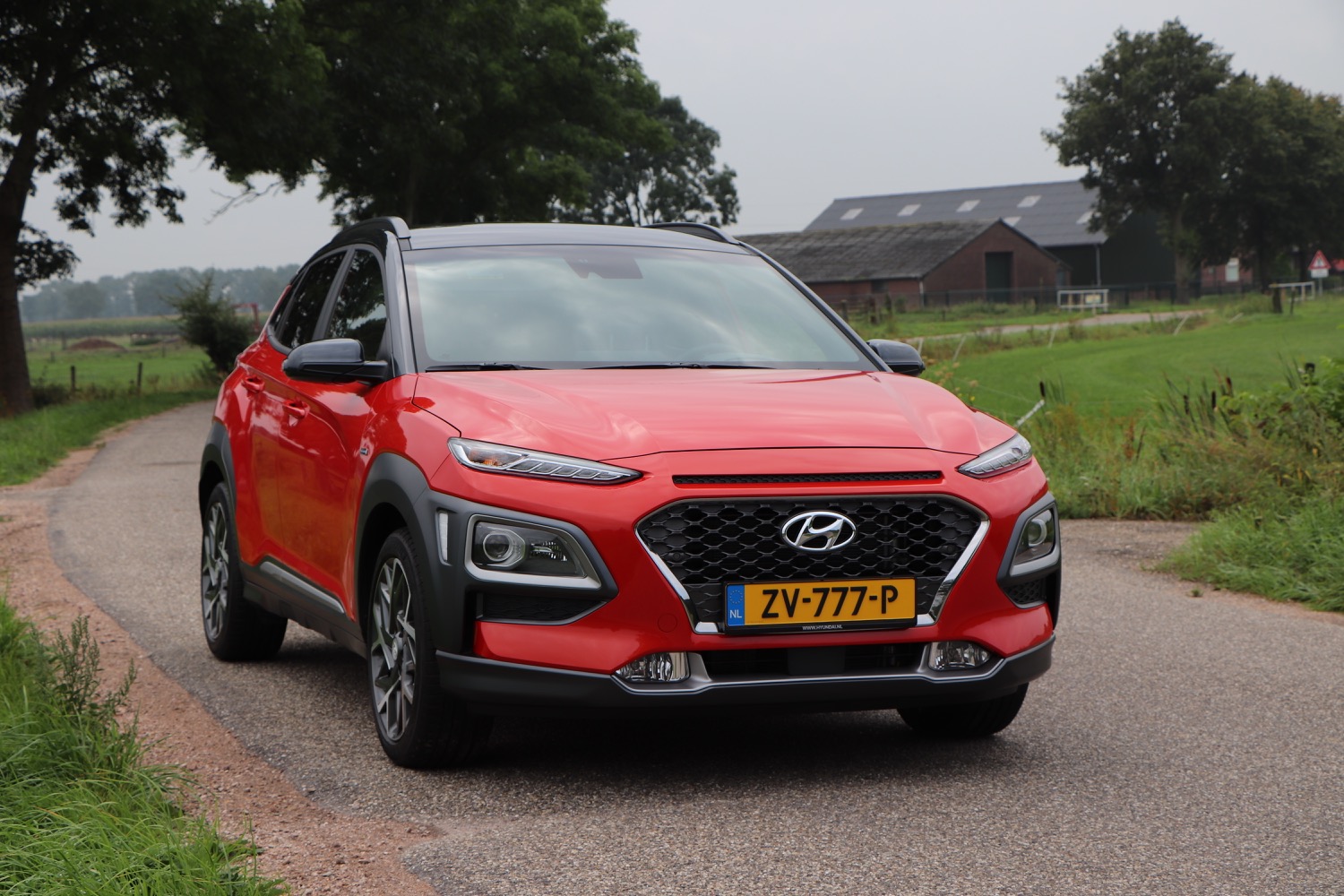hyundai kona hybrid cena 