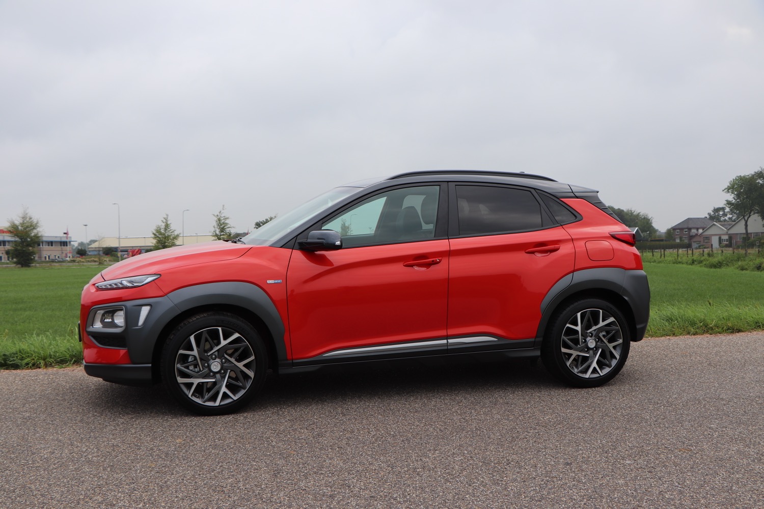 hyundai kona hybrid cena 