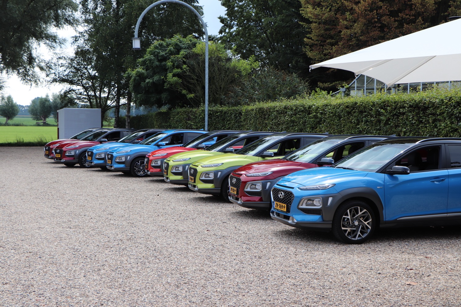 hyundai kona hybrid cena