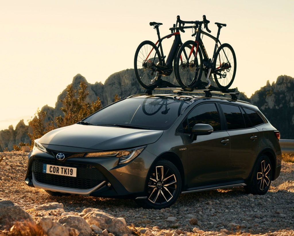 toyota corolla trek cena 