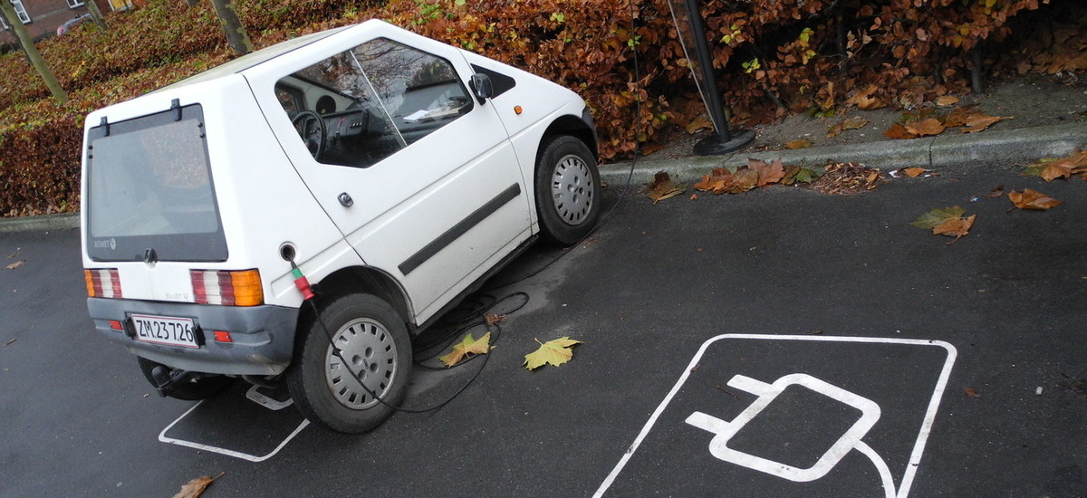 milion samochodów elektrycznych w polsce