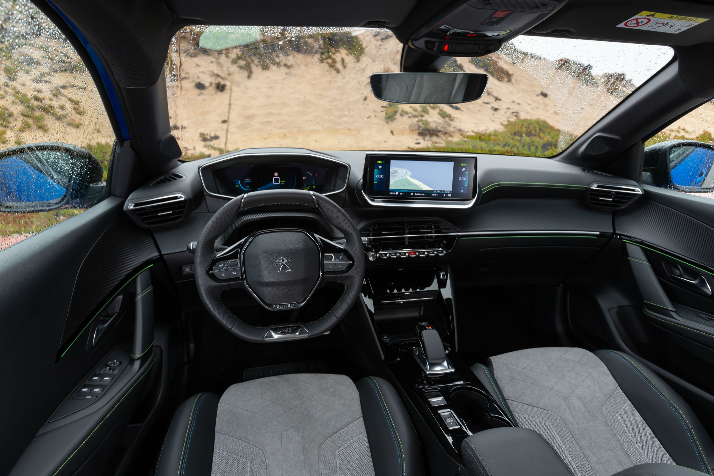 Peugeot e-208 