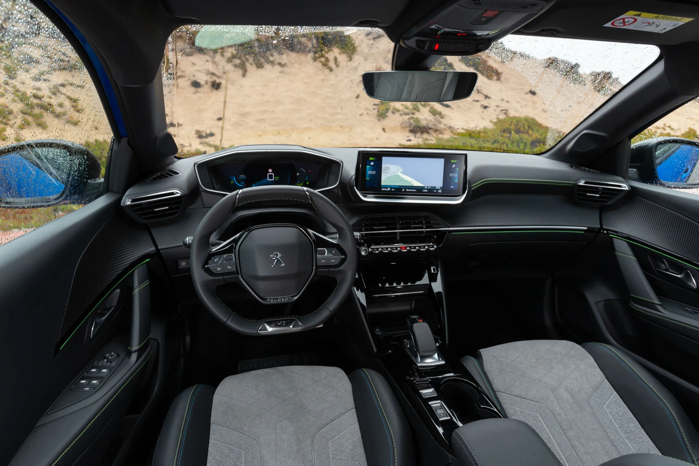 Peugeot e-208 