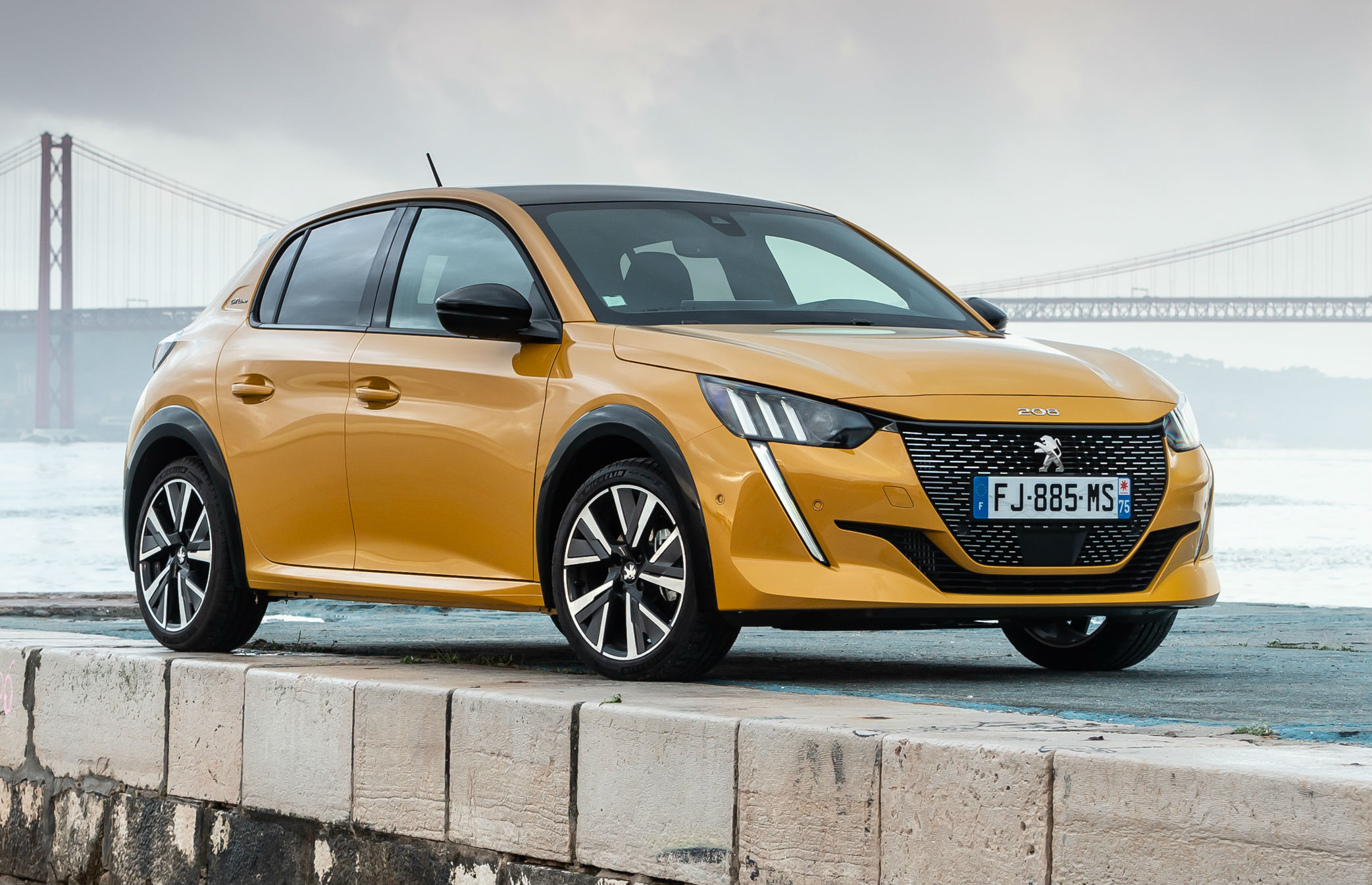 Peugeot e-208 cena 