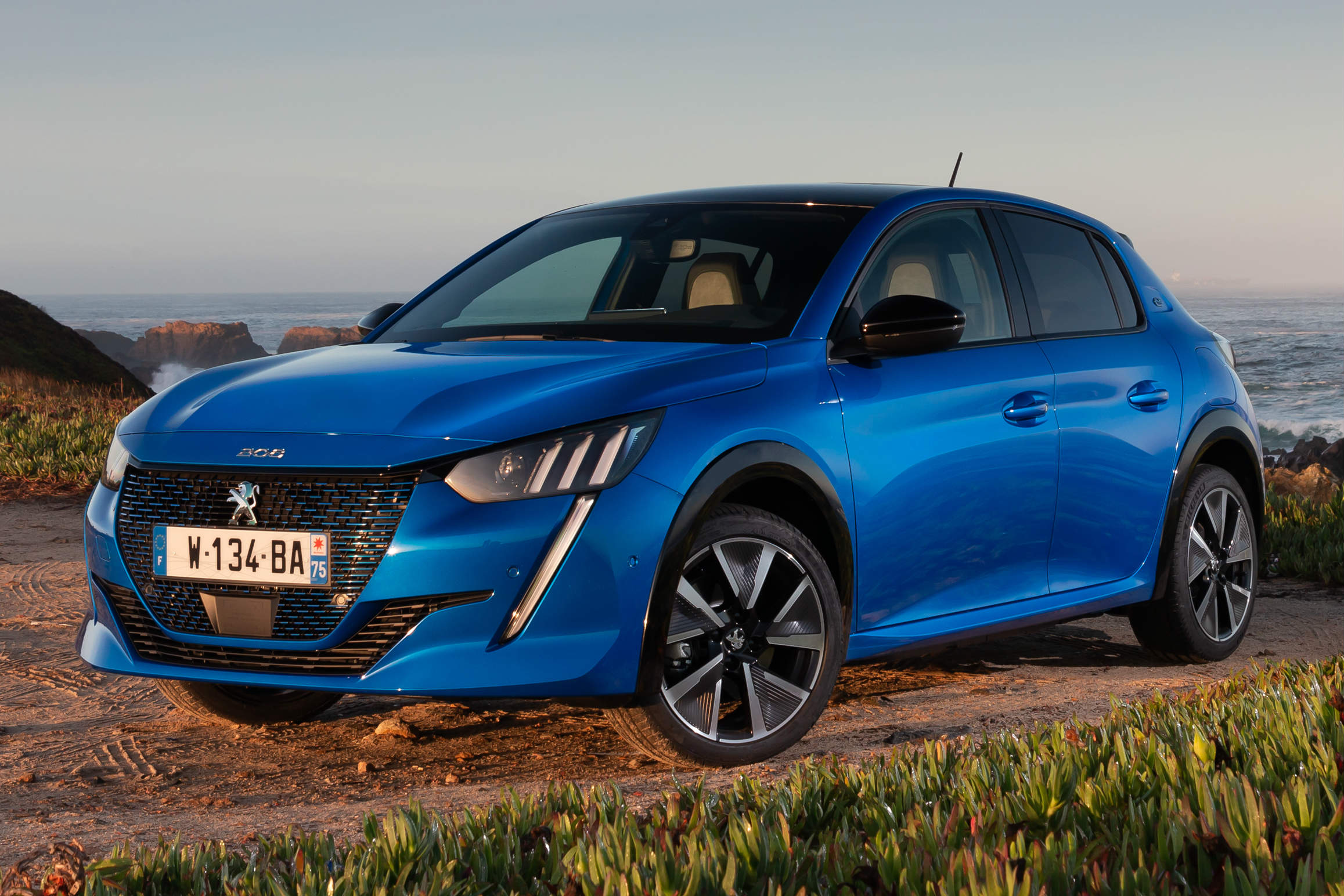 Peugeot e-208 cena 