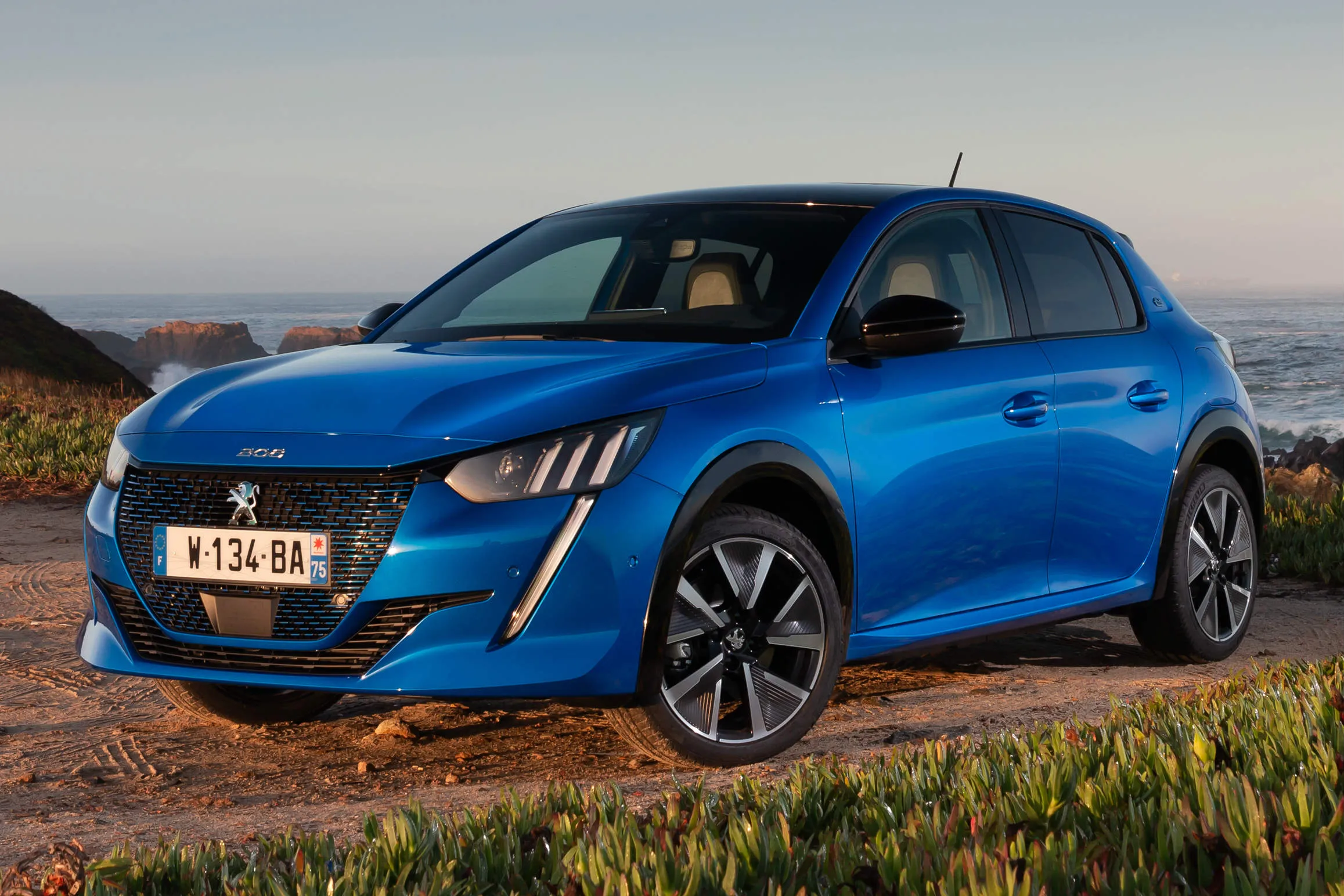 Peugeot e-208 cena 