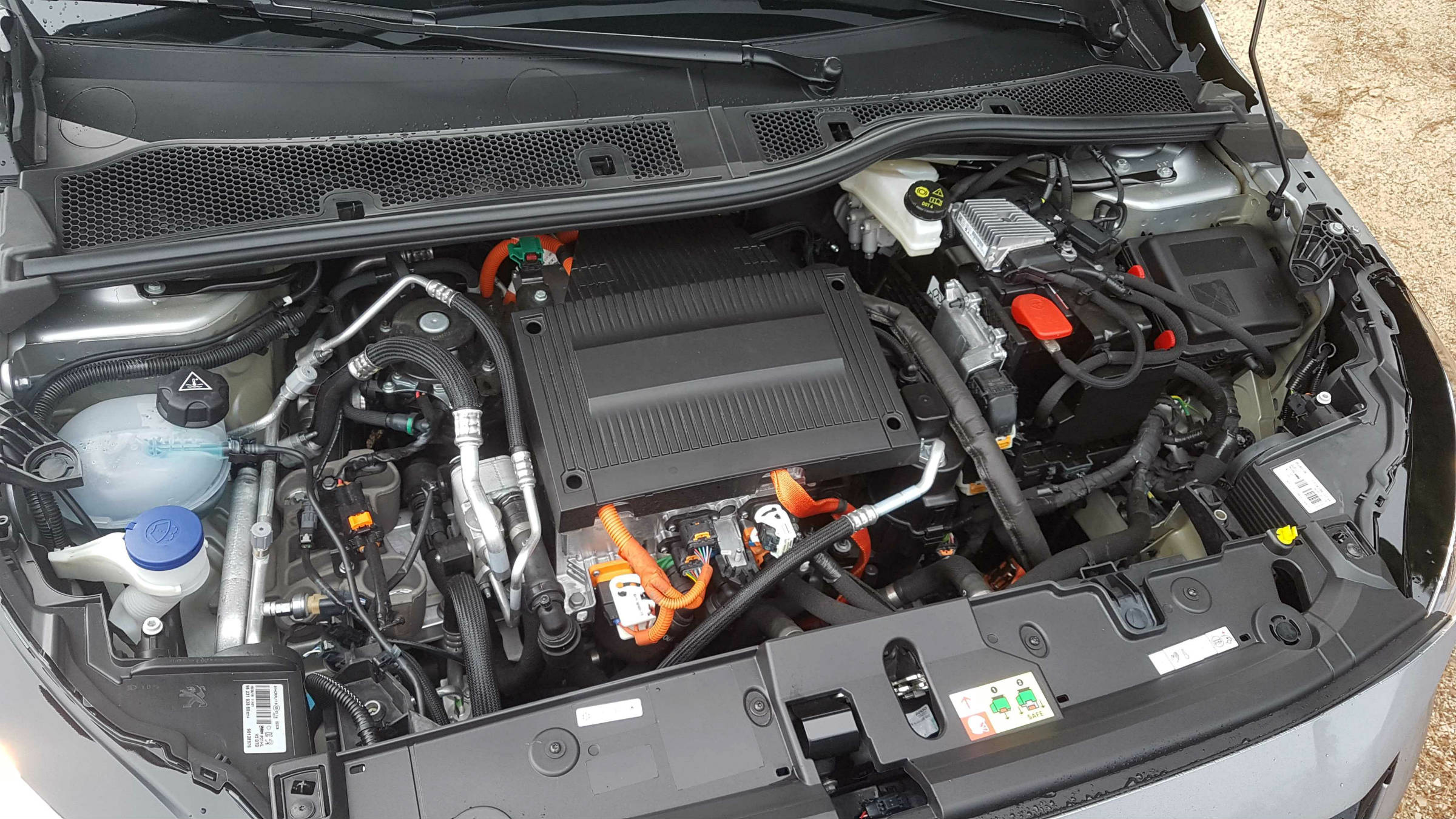 Peugeot e-208 