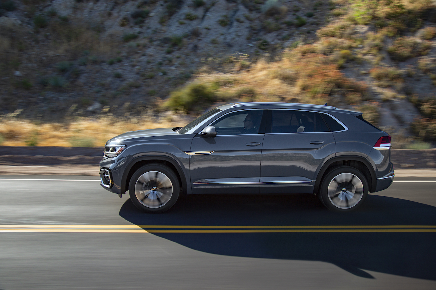 Oto Volkswagen Atlas Cross Sport. Wielki SUV coupe z V6 pod maską