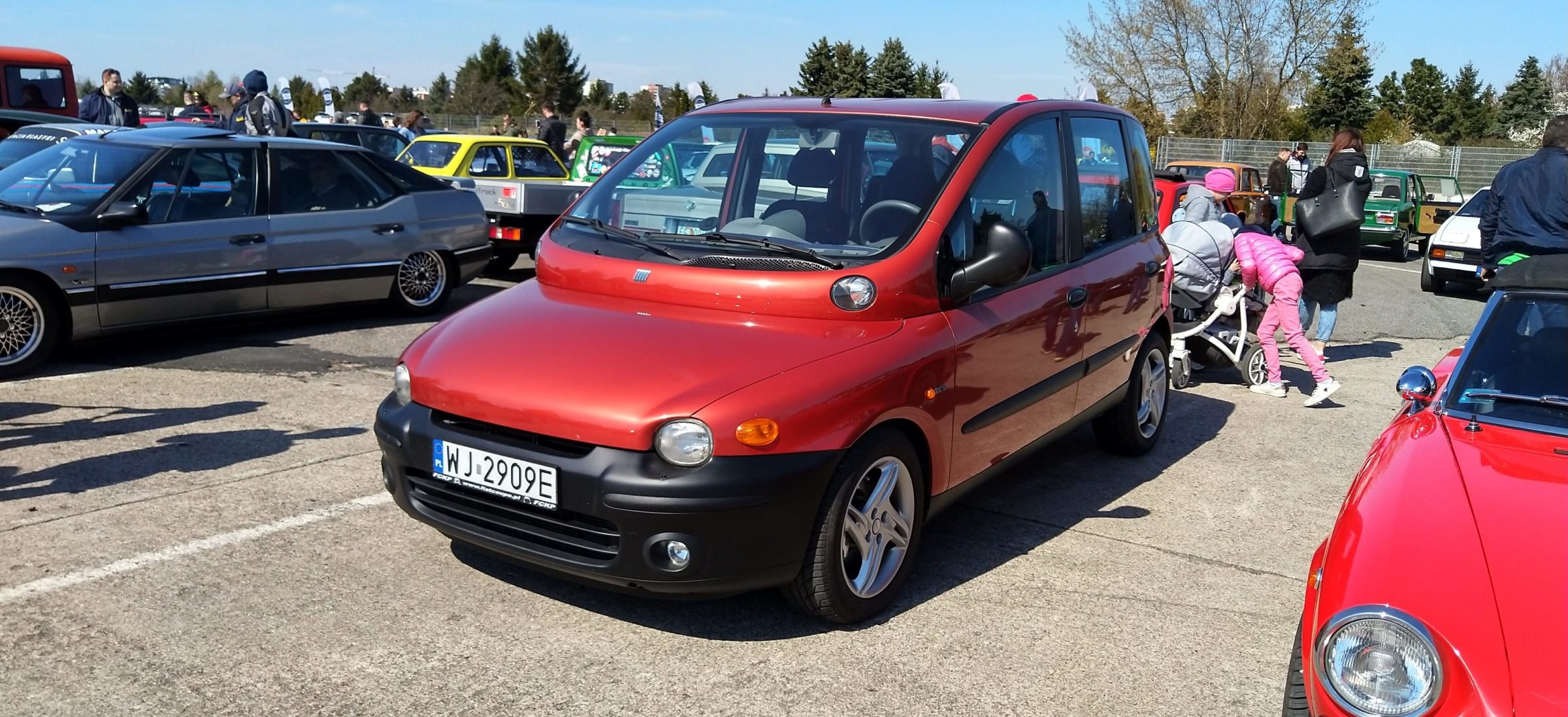 zlot samochodów zabytkowych
