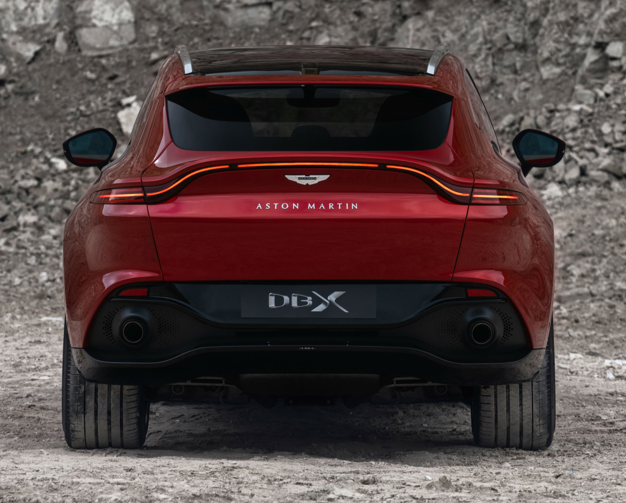 Aston Martin DBX 