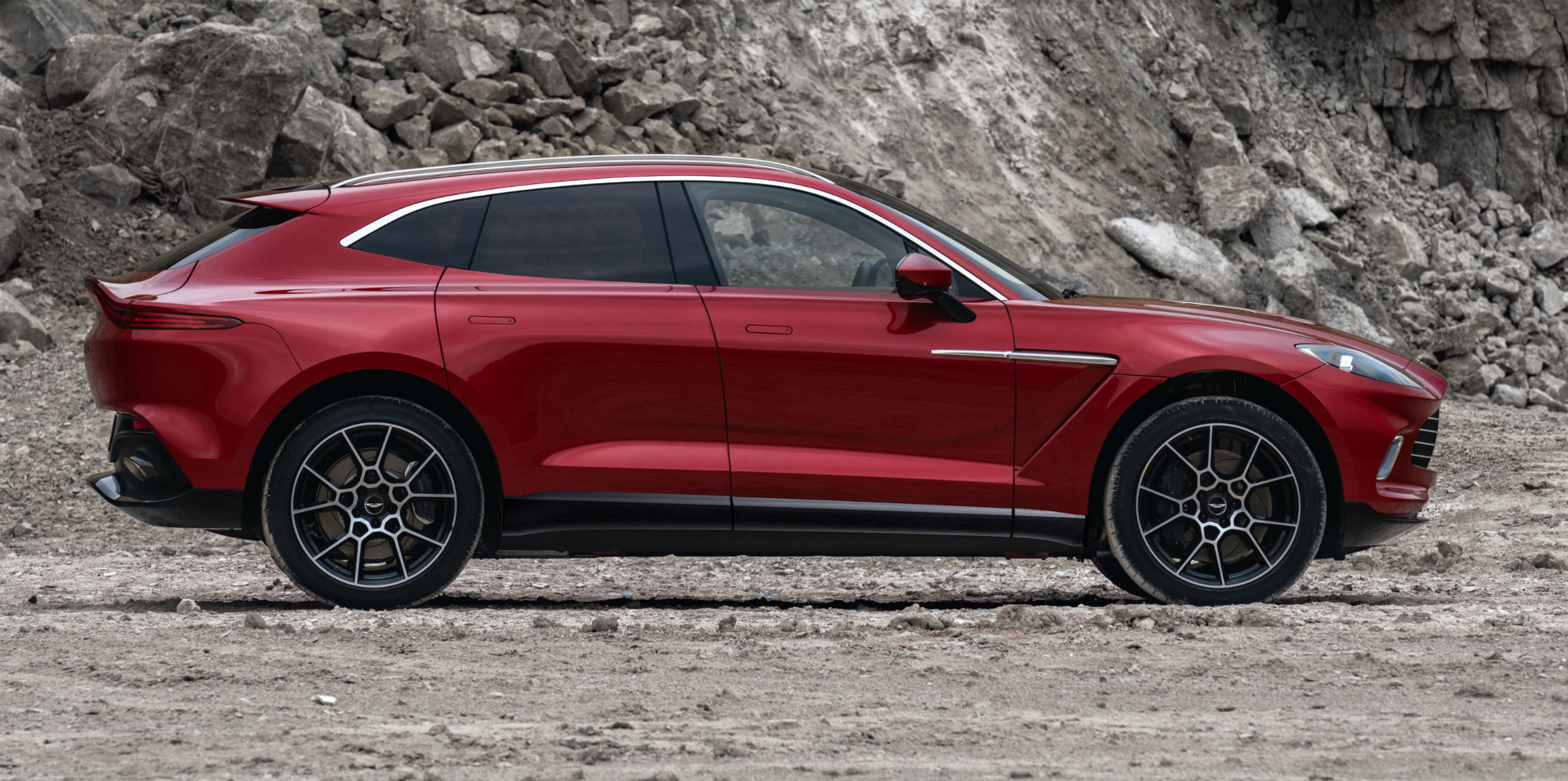 Aston Martin DBX 