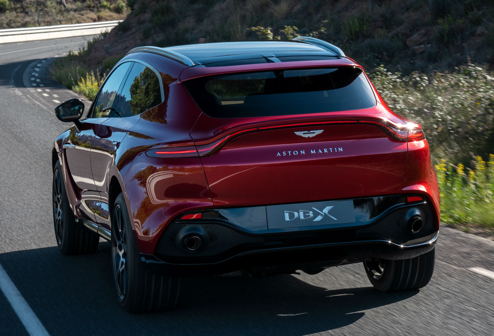 Aston Martin DBX 