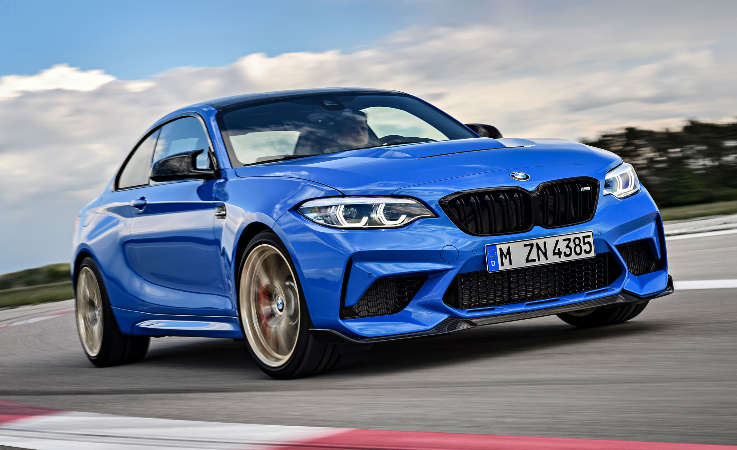 BMW M2 CS 