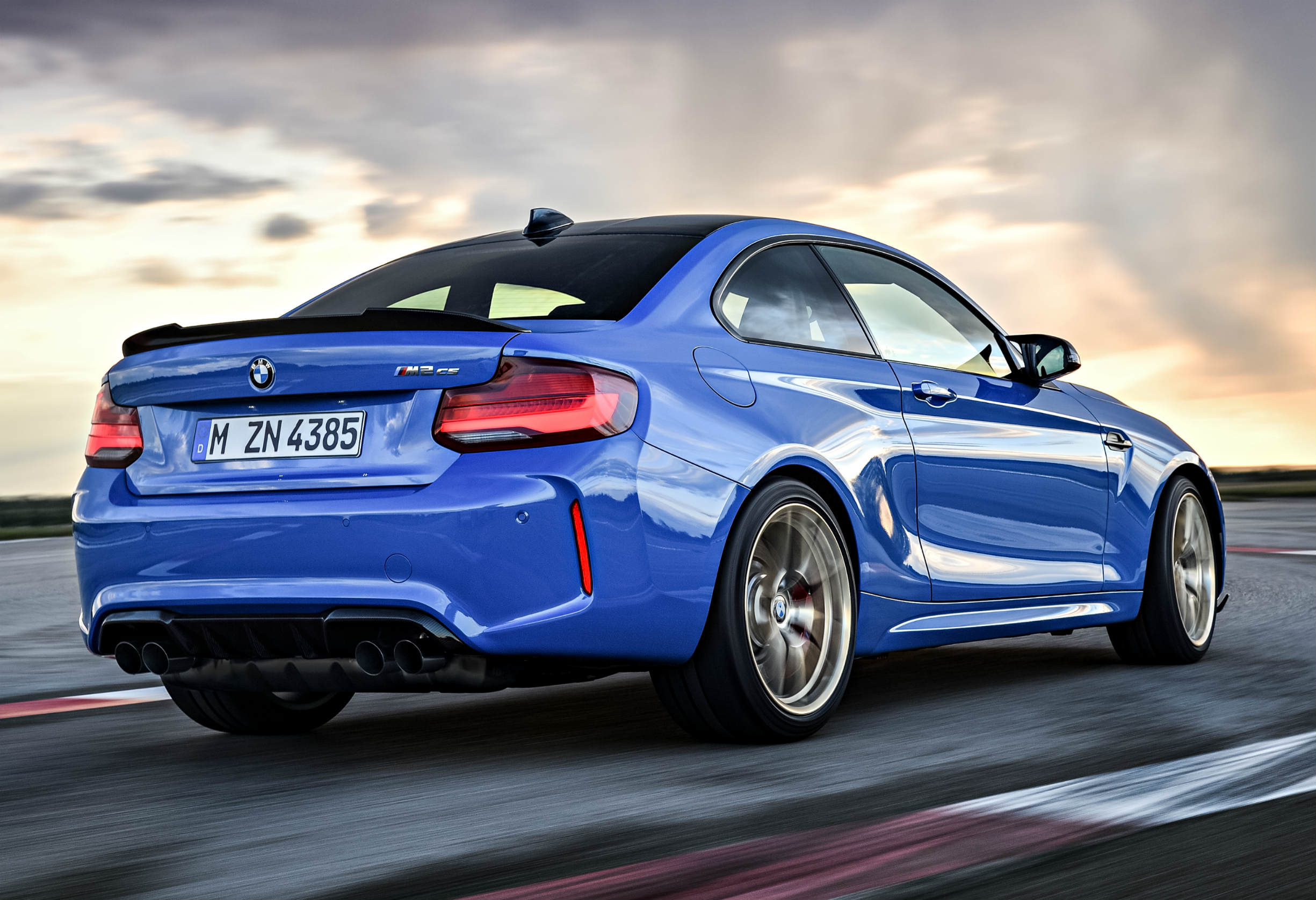 BMW M2 CS 