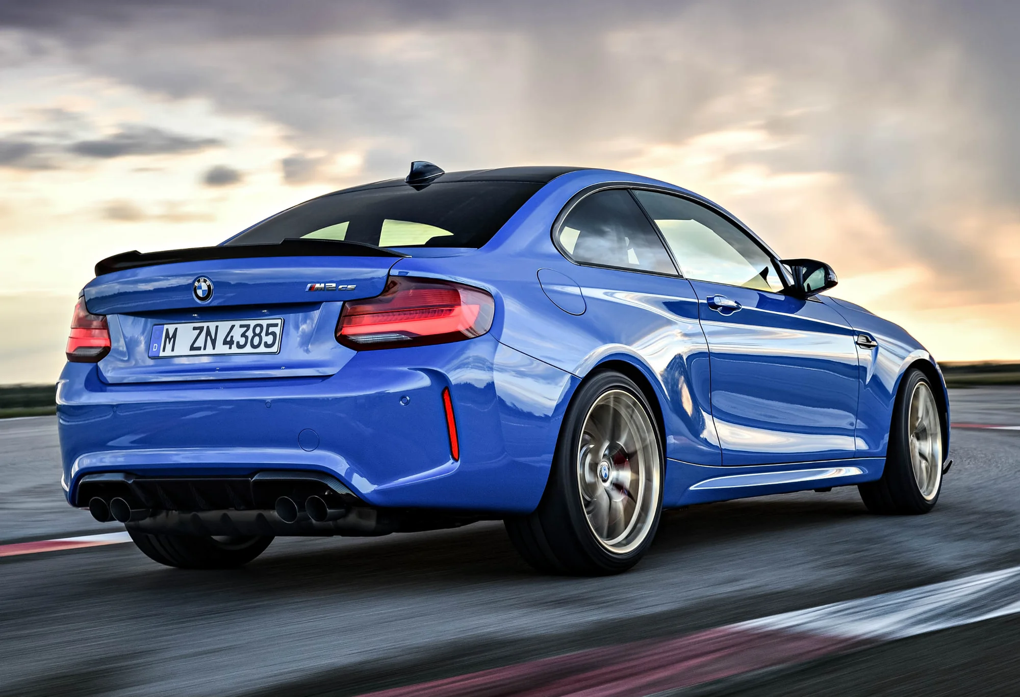 BMW M2 CS 
