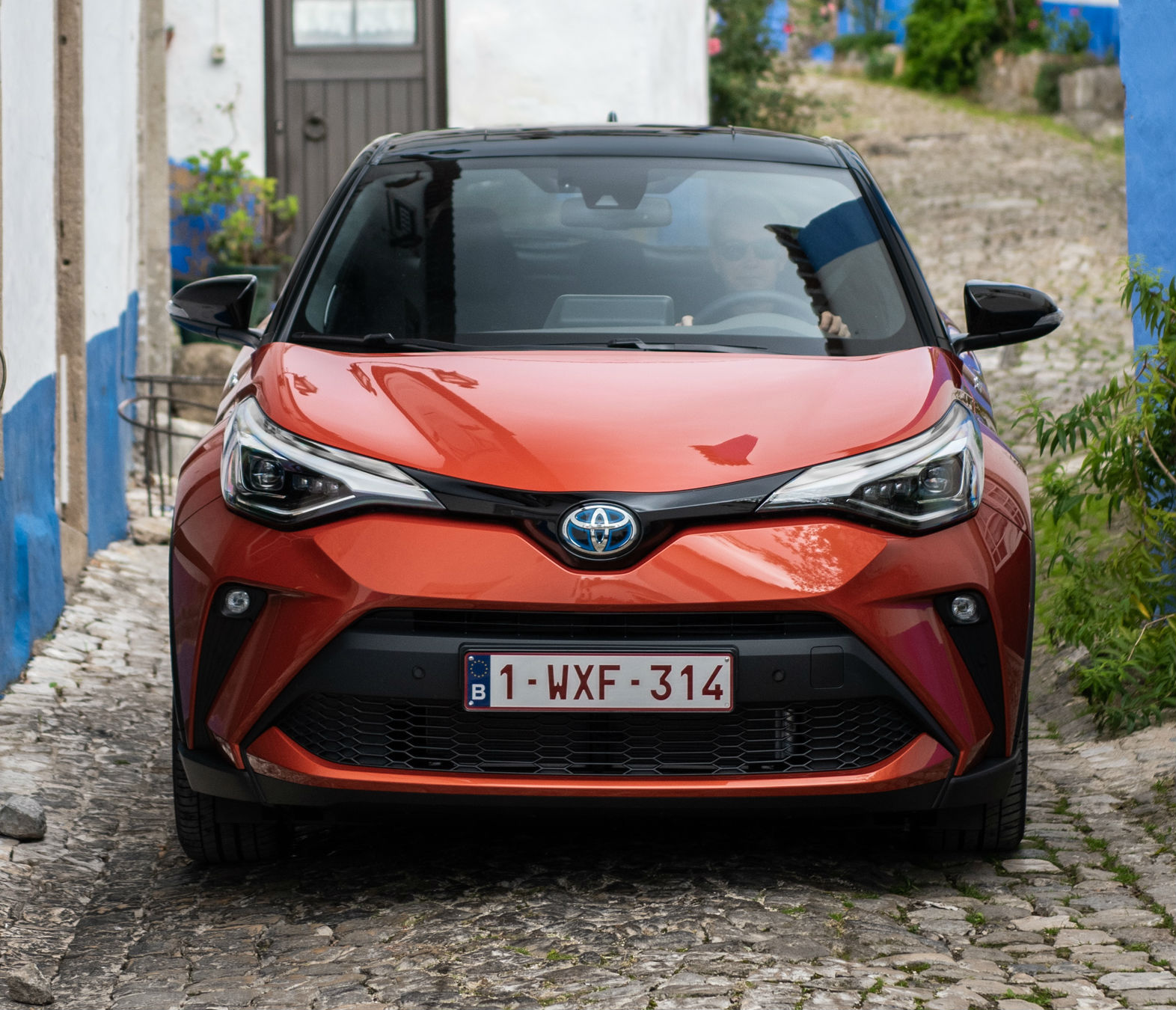 Toyota C-HR 2.0 hybryda 