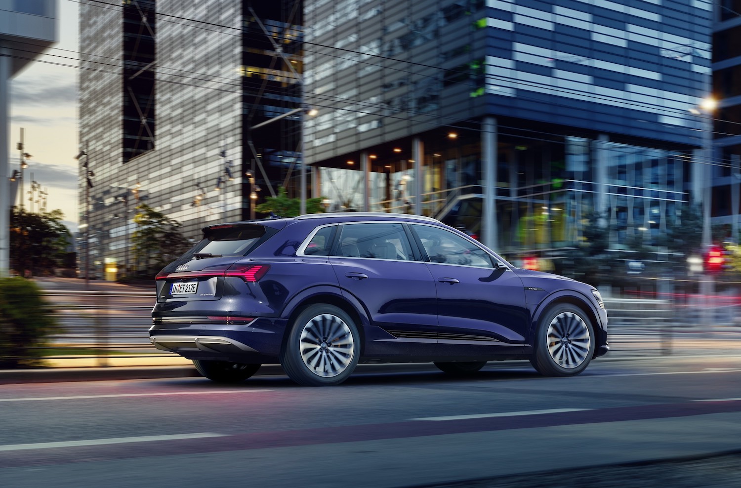 audi e-tron zasięg